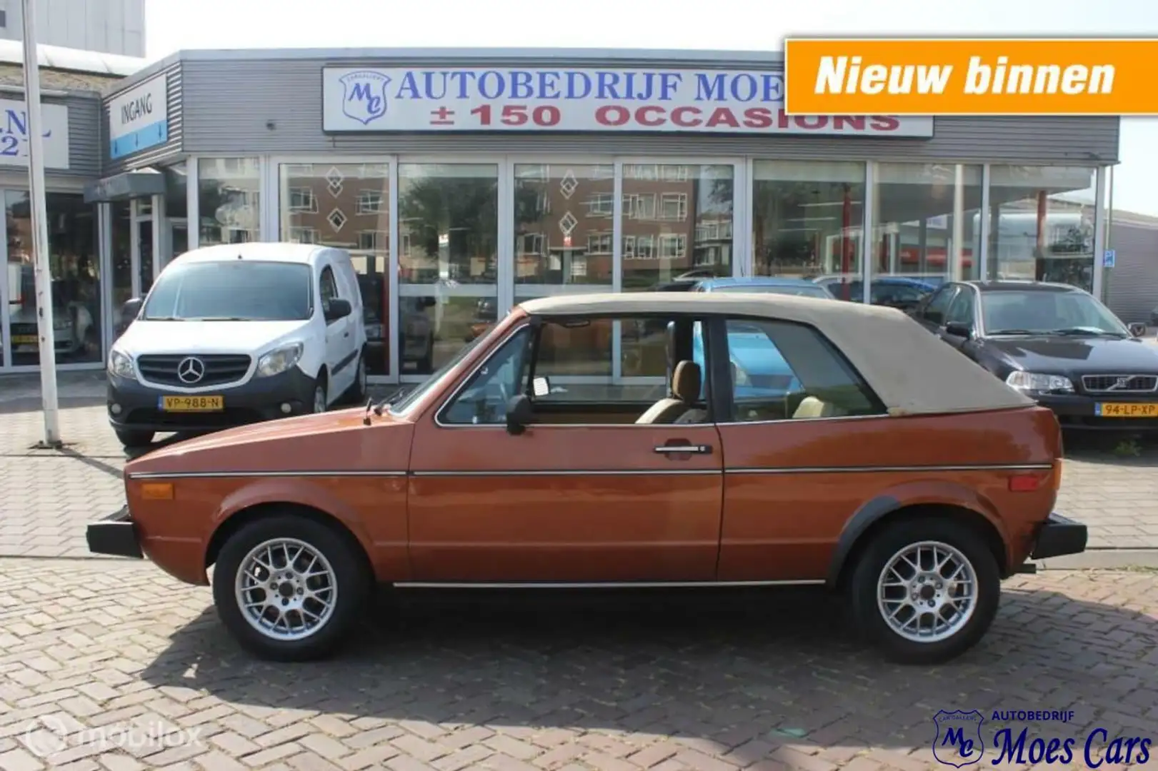 Volkswagen Golf Cabriolet 1.6 GLI Brązowy - 1