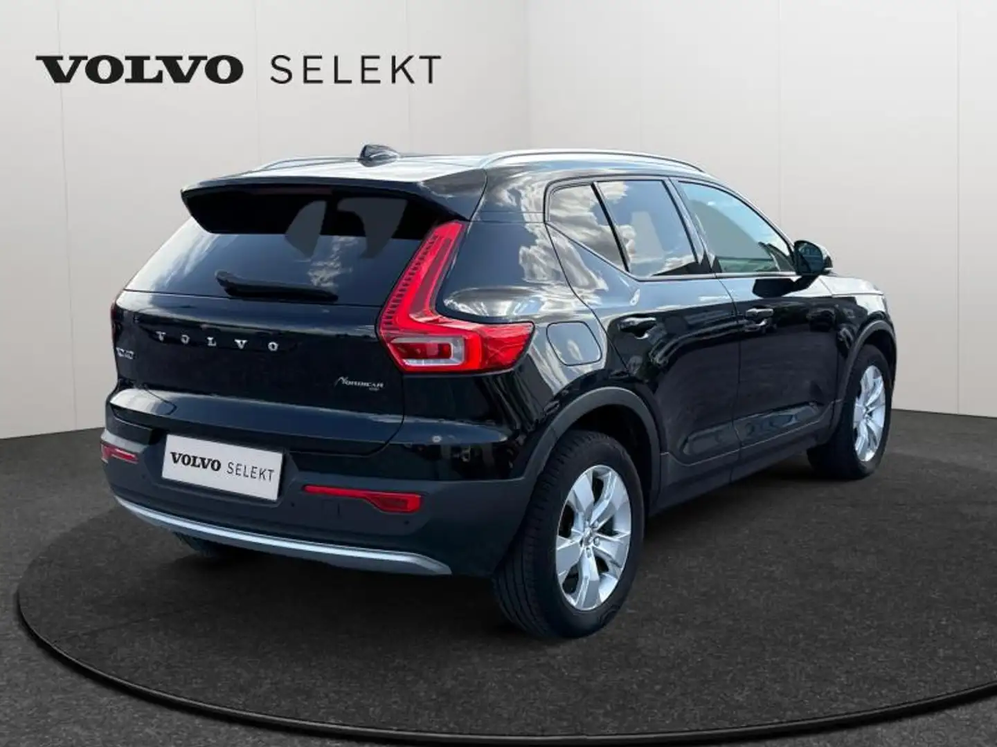 Volvo XC40 T3 Momentum / Essence Nero - 2