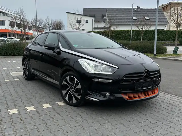 Citroen DS5 SoChic TÜV Neu Inspektion neu Volleder Panorama