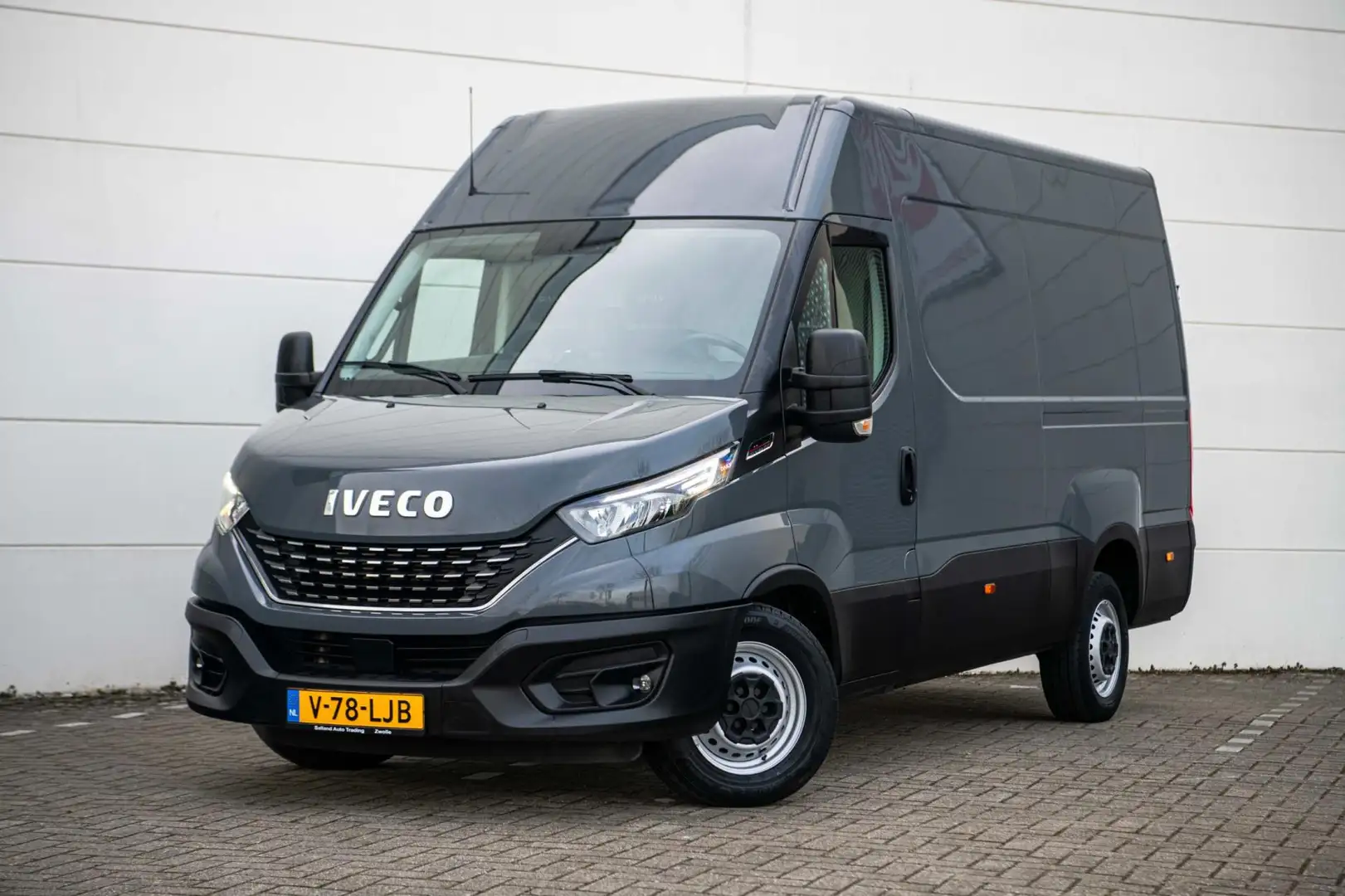 Iveco Daily 35S180 3.0 180pk Automaat L2H2 |LED|Navi|Cruise|Ca Gris - 1
