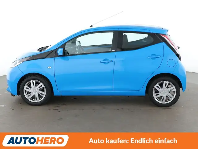 Toyota Aygo view 3