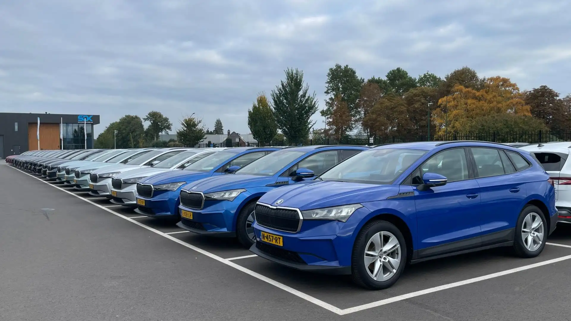 Skoda Enyaq iV 60 |TREKHAAK|PANO|1/2 LEDER|CARPLAY|CAMERA|ACC| Grijs - 2