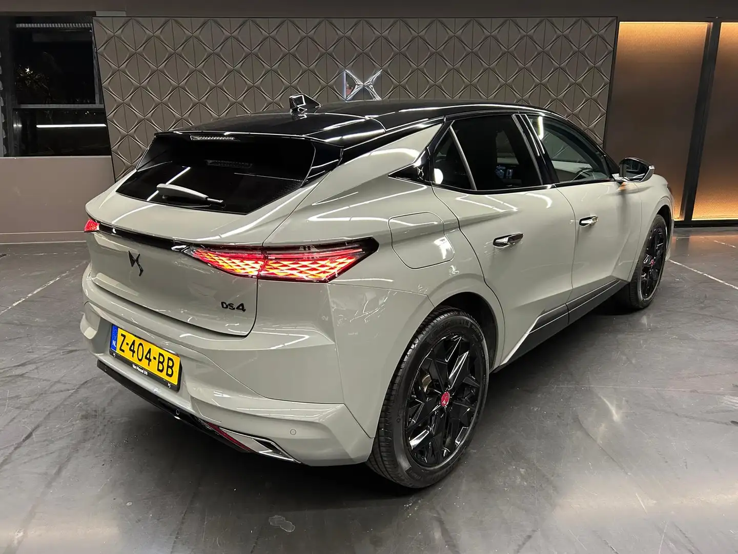 DS Automobiles DS 4 1.2 PureTech Performance Line PACK HIFI | ALCANTAR Gris - 2
