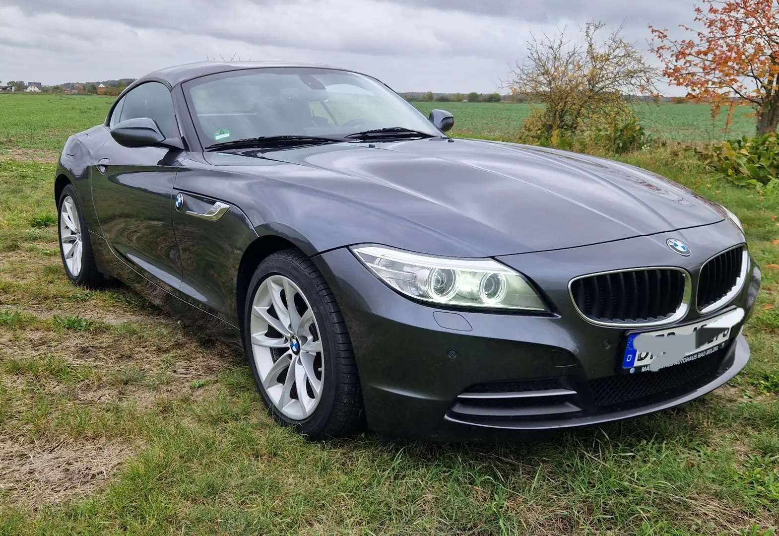 BMW Z4 sDrive 20i Grau - 1
