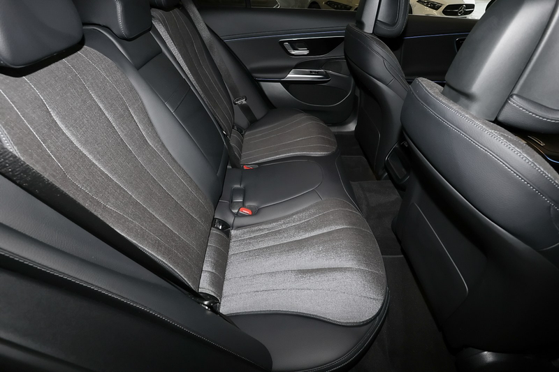 Mercedes-Benz E 300 de T AHK+DISTRO+TOTWINKEL+KEYLESS+LED+19" — photo 8
