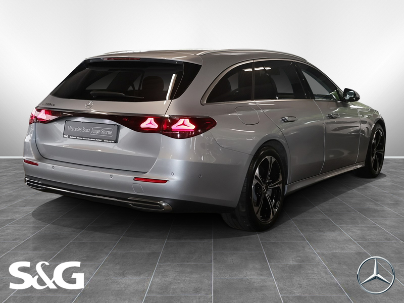 Mercedes-Benz E 300 de T AHK+DISTRO+TOTWINKEL+KEYLESS+LED+19" — photo 4