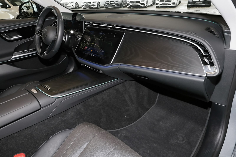 Mercedes-Benz E 300 de T AHK+DISTRO+TOTWINKEL+KEYLESS+LED+19" — photo 9