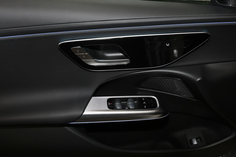 Mercedes-Benz E 300 de T AHK+DISTRO+TOTWINKEL+KEYLESS+LED+19" — photo 13