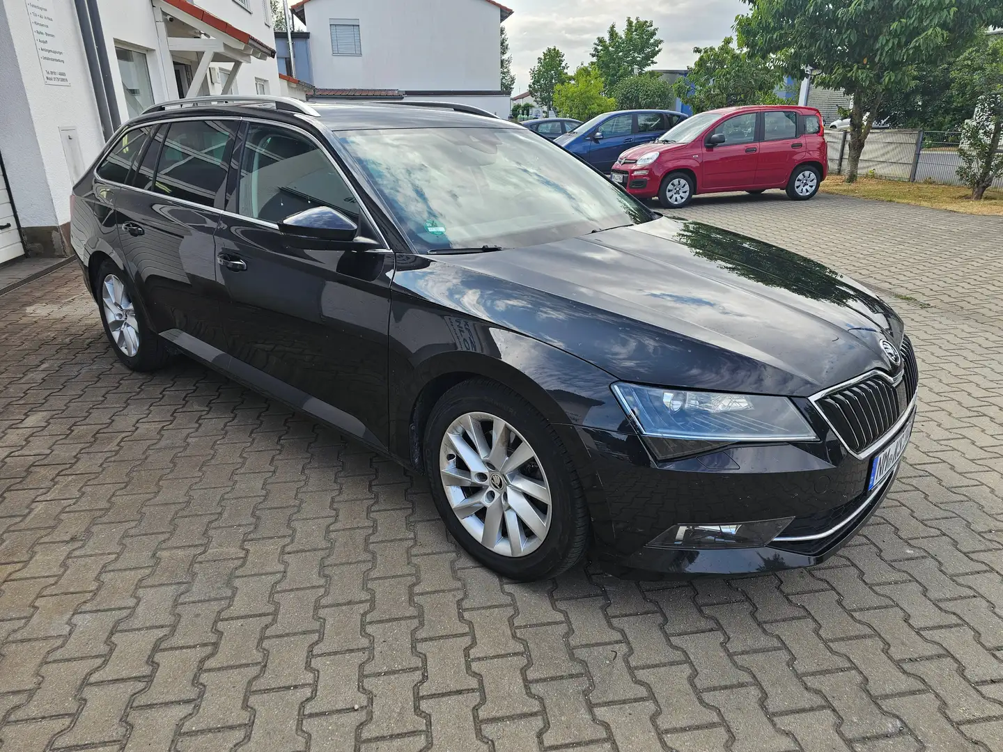 Skoda Superb Style 4x4 Rückfahrkamera + AHK Schwarz - 2