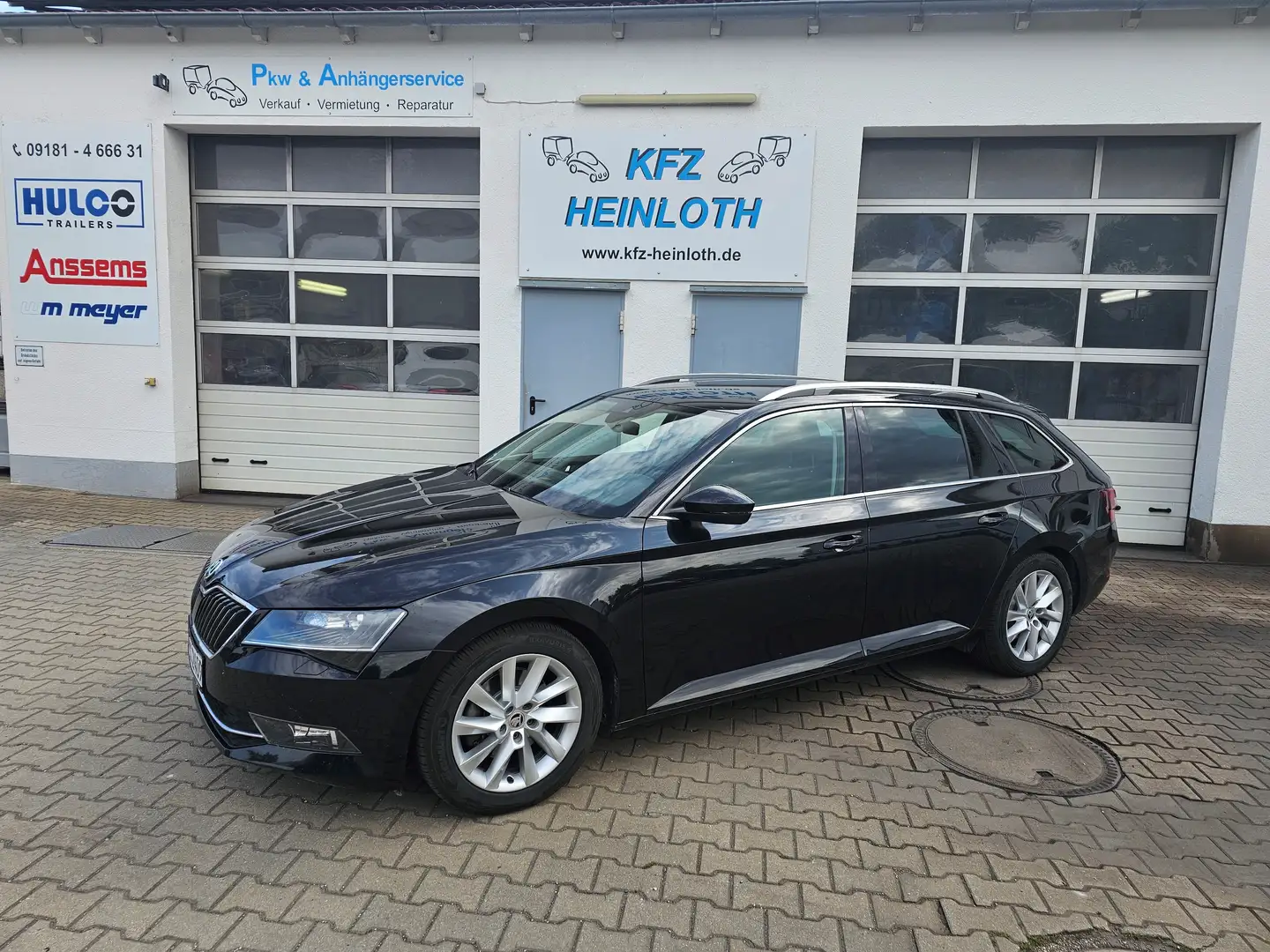 Skoda Superb Style 4x4 Rückfahrkamera + AHK Schwarz - 1