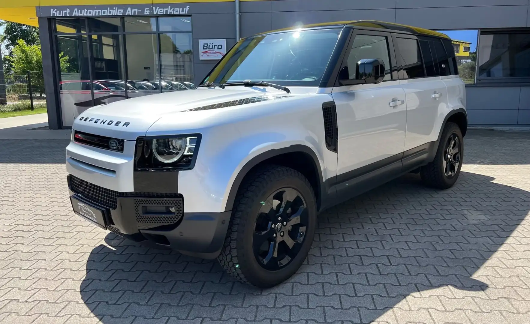 Land Rover Defender 110 SE LANG/PANO/LEDER/NAVI/SHZ/LED/* Silber - 2