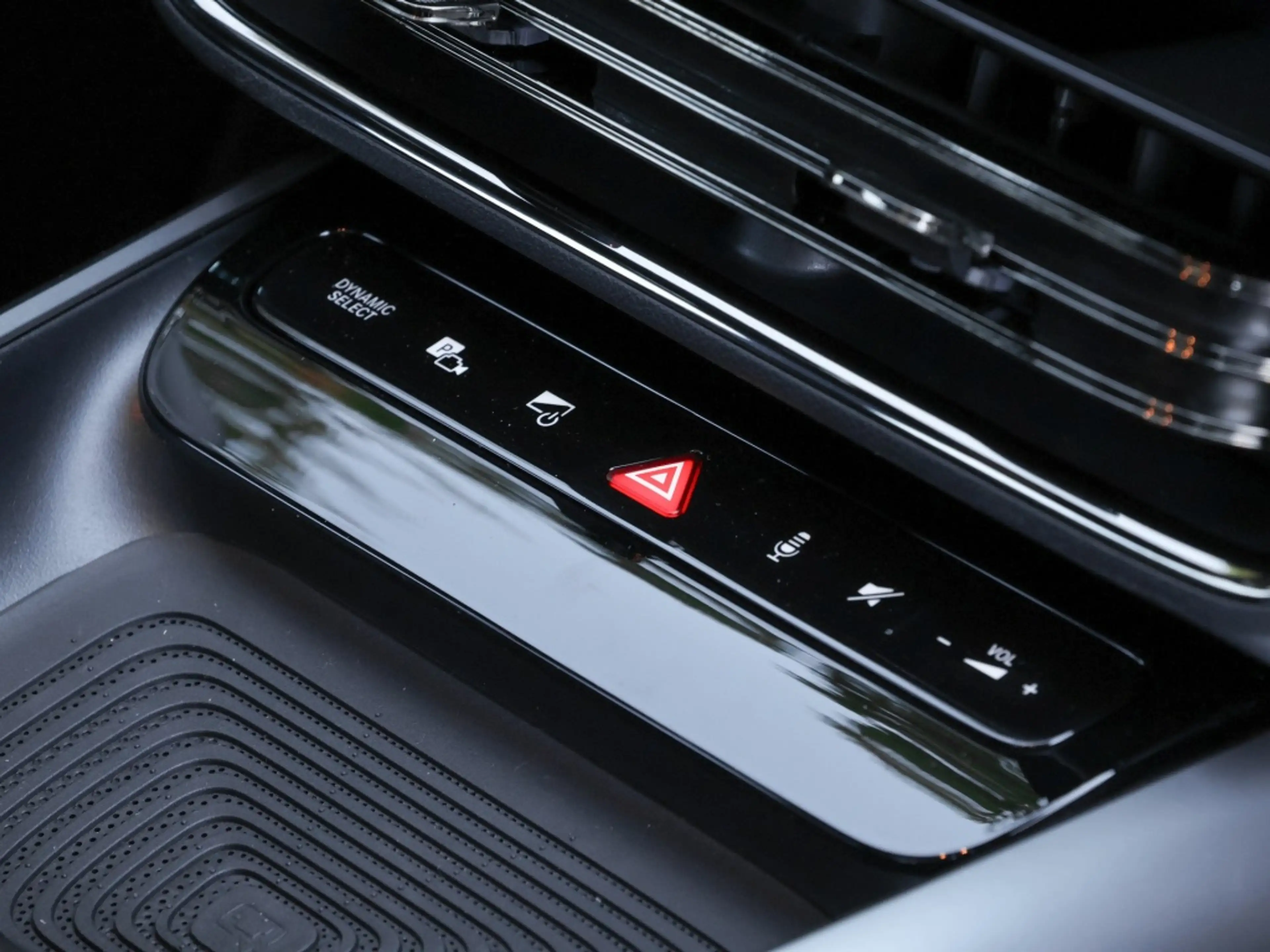 Mercedes-Benz CLA 220 AMG-Sport+Burm+Pano+Super+MLB+Memo+Night — photo 8
