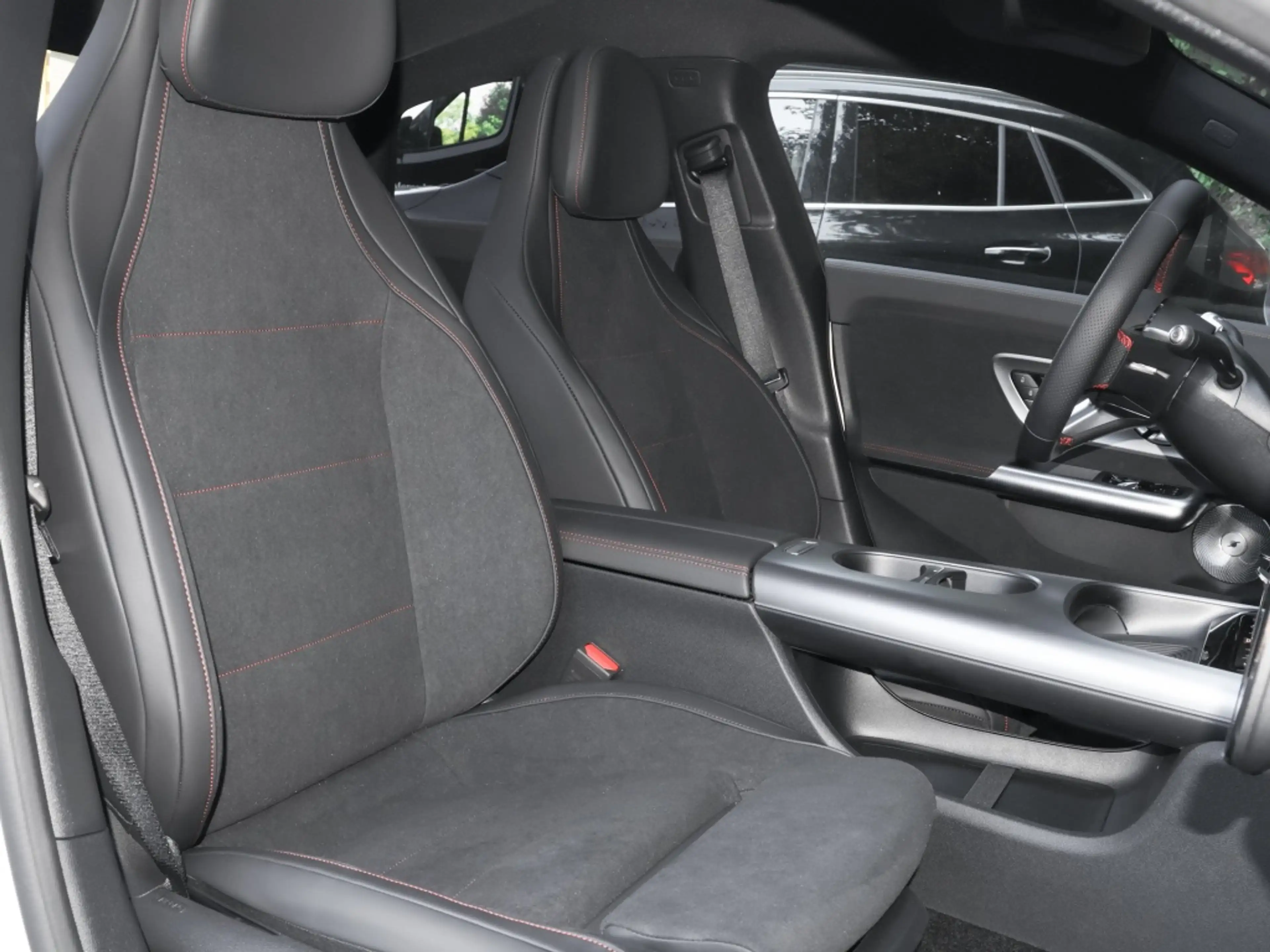Mercedes-Benz CLA 220 AMG-Sport+Burm+Pano+Super+MLB+Memo+Night — photo 5