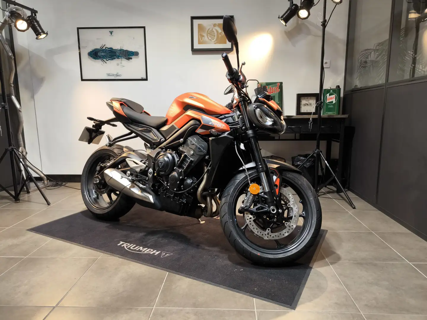 Triumph Street Triple 765 Naranja - 1