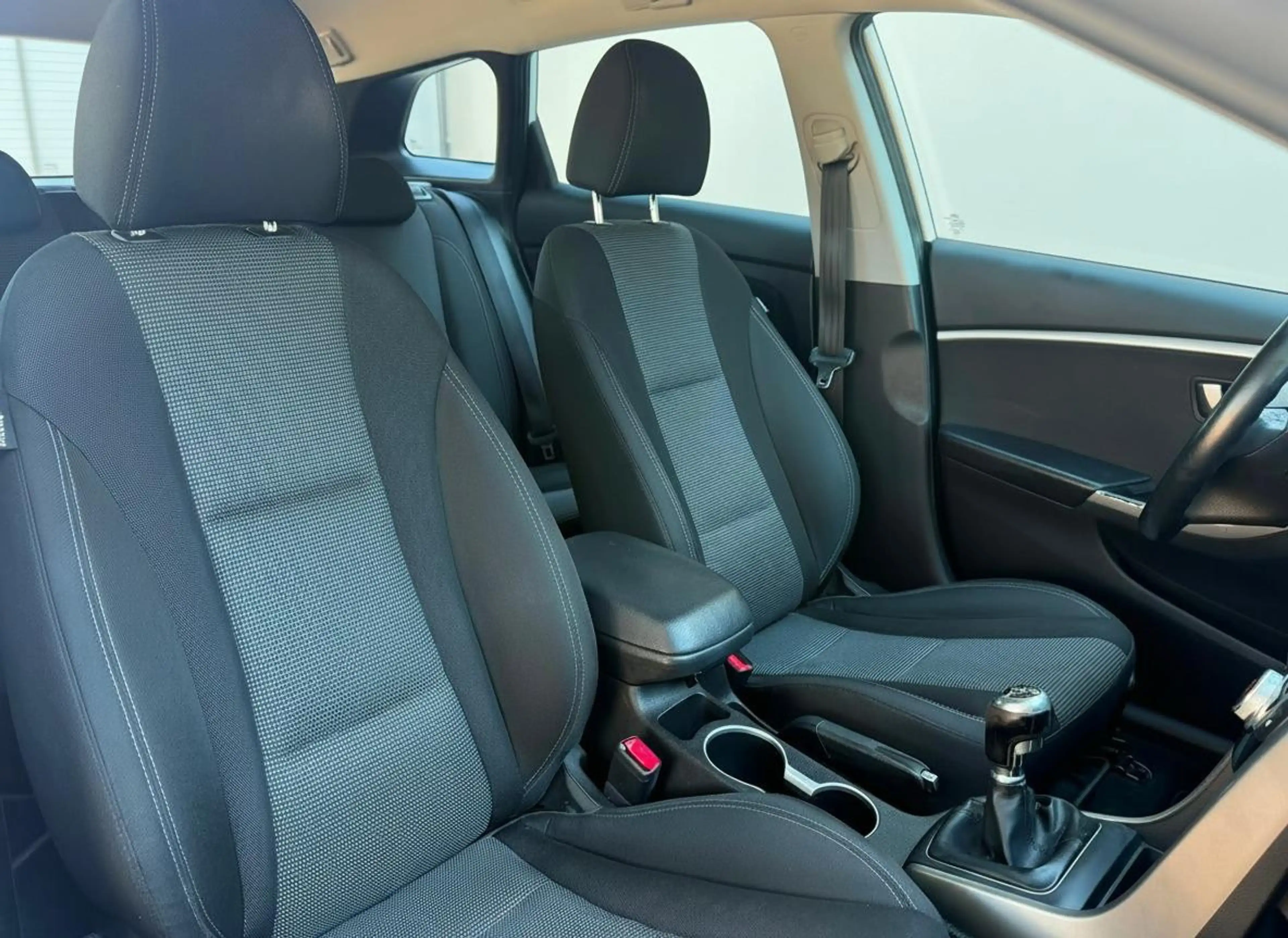 Hyundai i30 1.4 i-Drive — photo 8