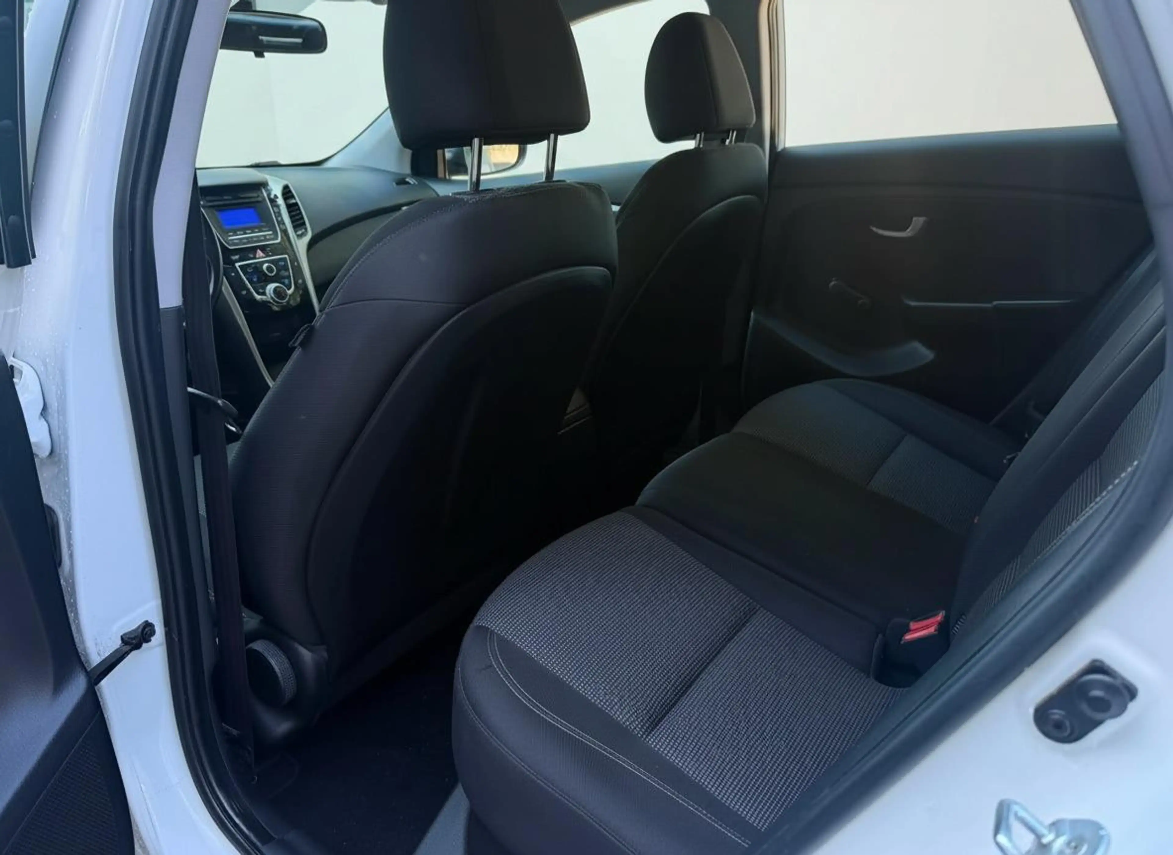 Hyundai i30 1.4 i-Drive — photo 9