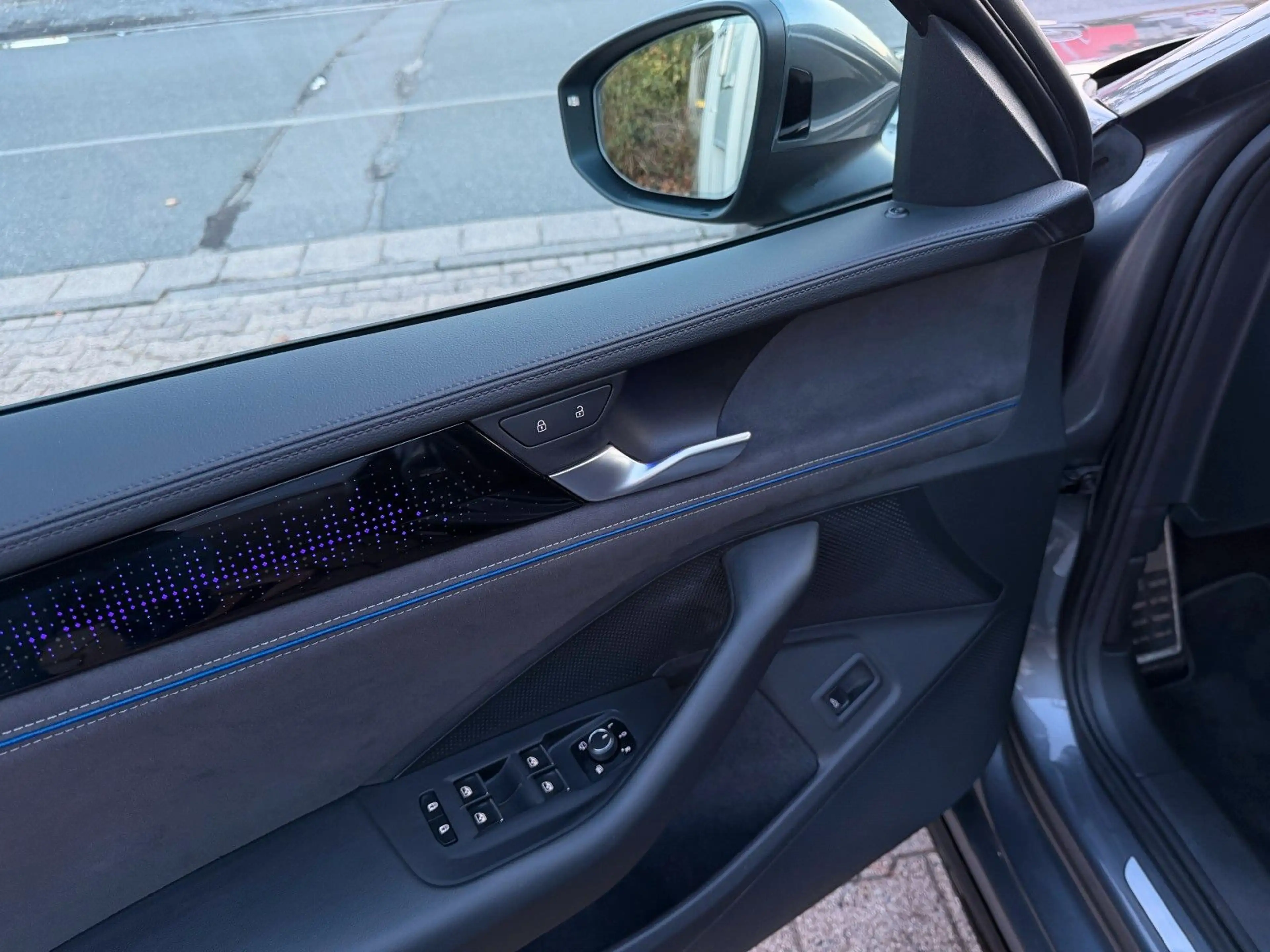 Volkswagen Passat Variant Passat 2.0 TDI R-line AHK*ACC*LANE*SIDE*360°*DCC — photo 7