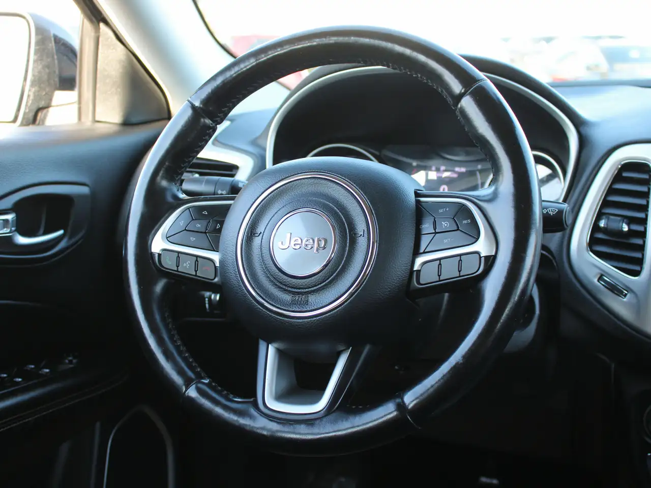 Jeep Compass снимка Jeep Compass