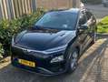 Hyundai KONA EV Premium Sky 64 kWh Black Edition | Schuif-/K Fekete - thumbnail 1