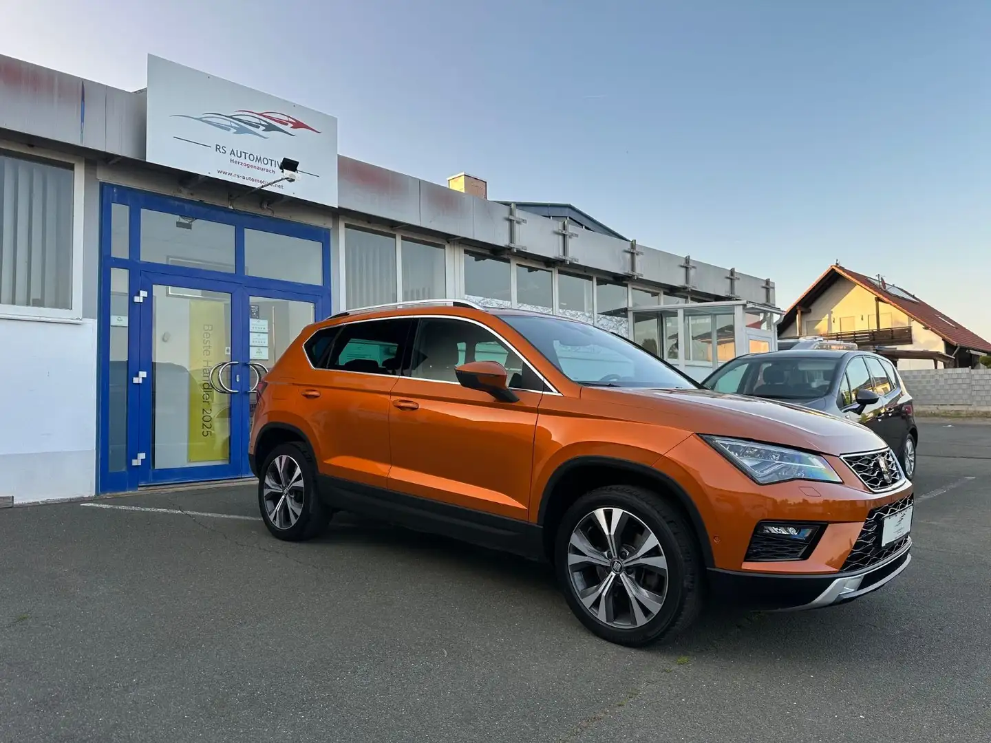 SEAT Ateca Xcellence 1.4TSI*Alcanta.*Navi*LED*AHK*LED Oranje - 2