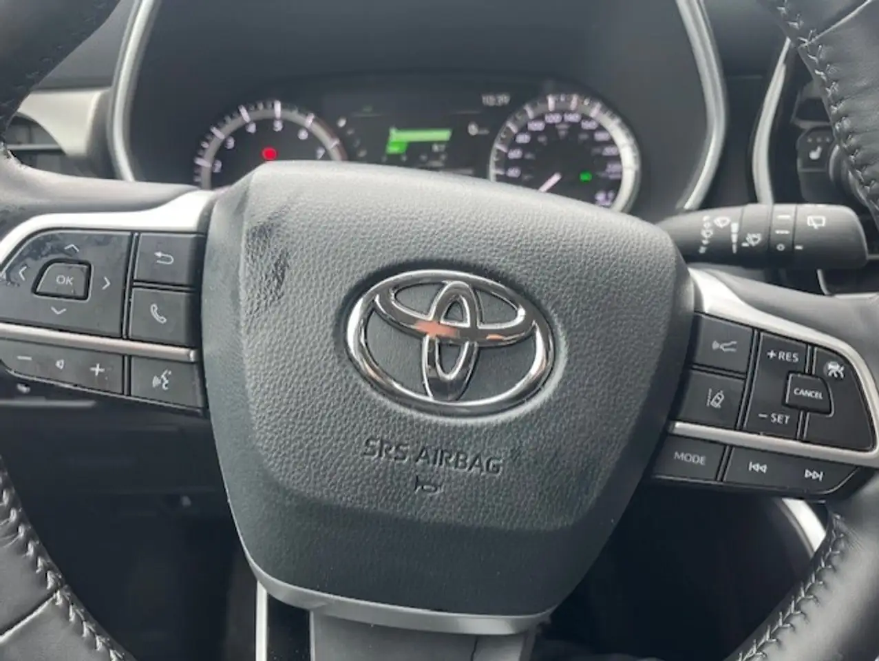 Toyota Highlander снимка Toyota Highlander