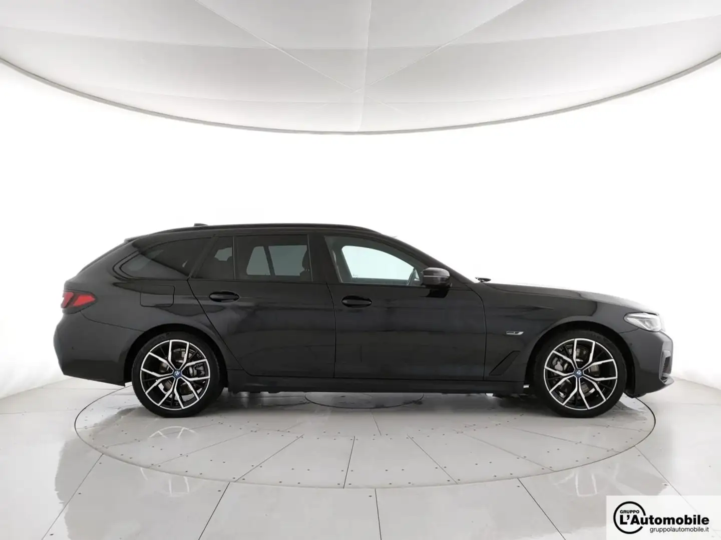 BMW 520 520e Touring Msport auto Чорний - 2