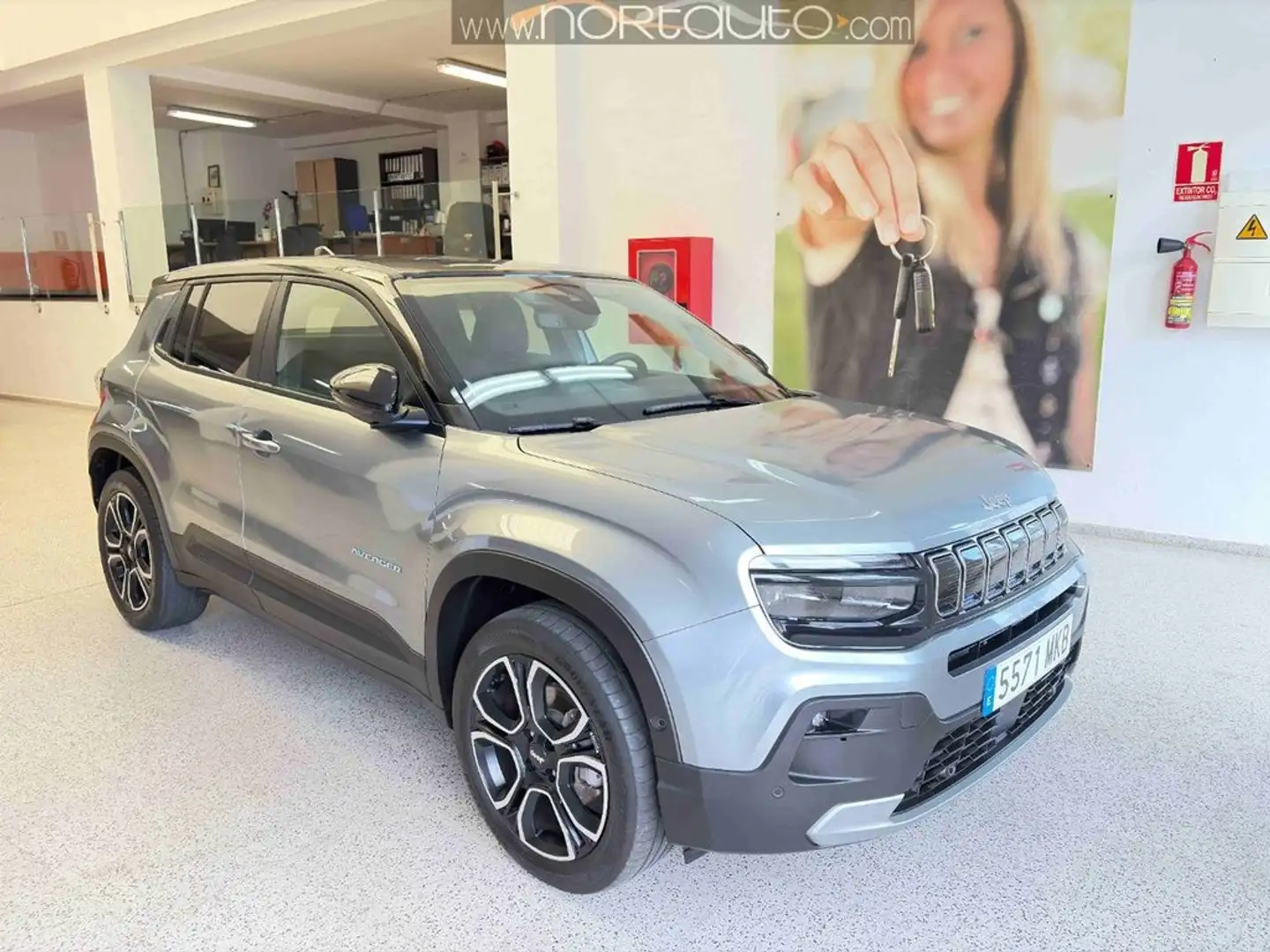 Jeep Avenger BEV 115KW 54Kwh Gris - 1