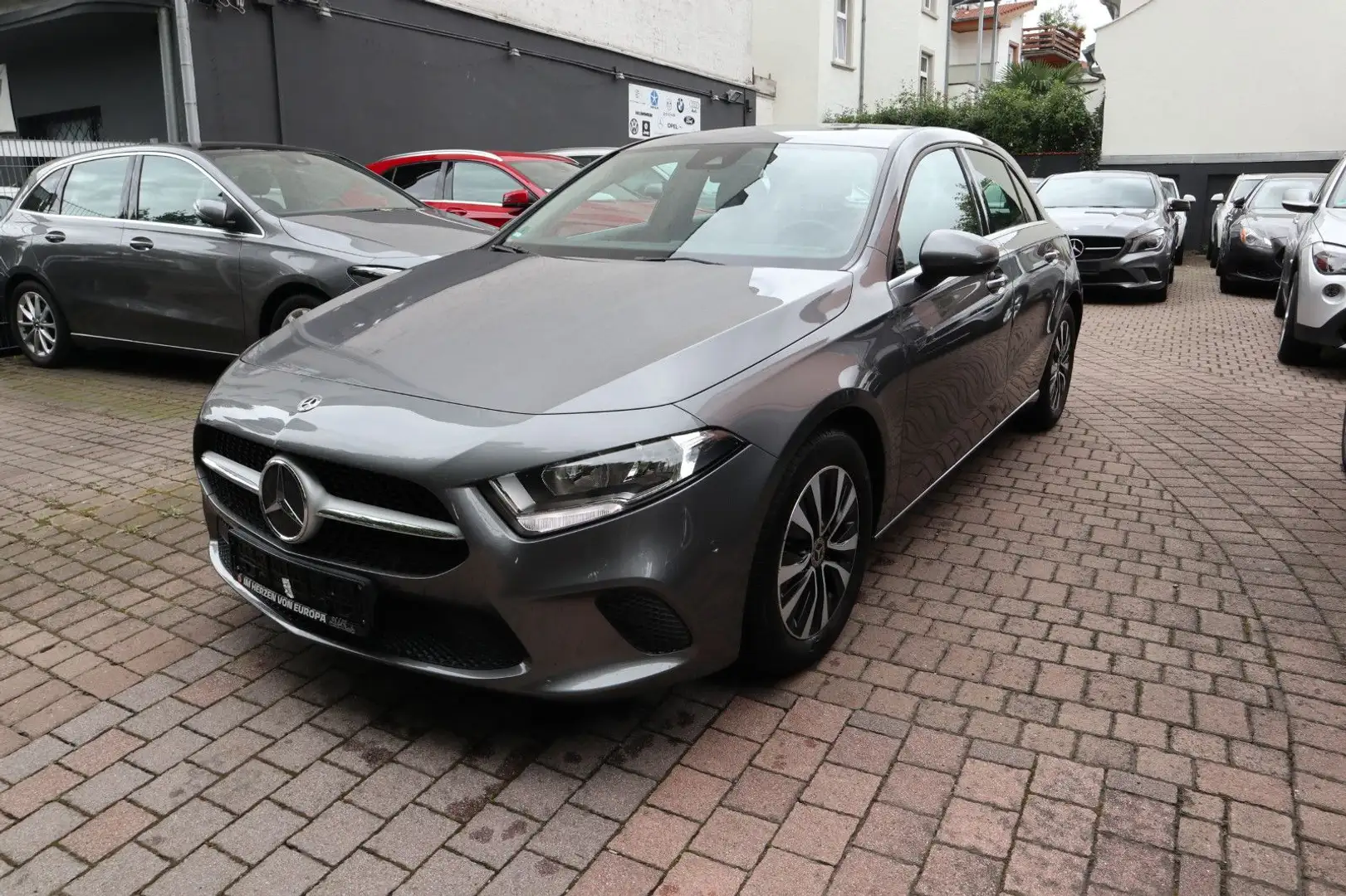 Mercedes-Benz A 180 /Standheizung/Leder/Navi/Spurhalteassiste Grau - 1