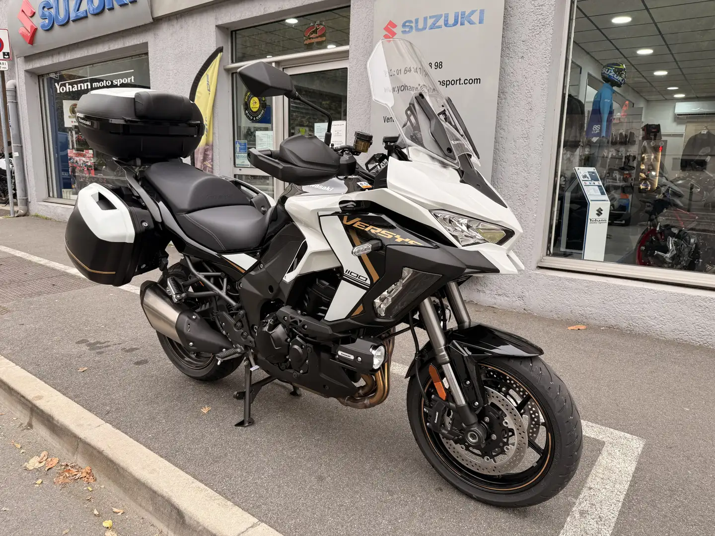 Kawasaki Versys 1100 SE Wit - 2