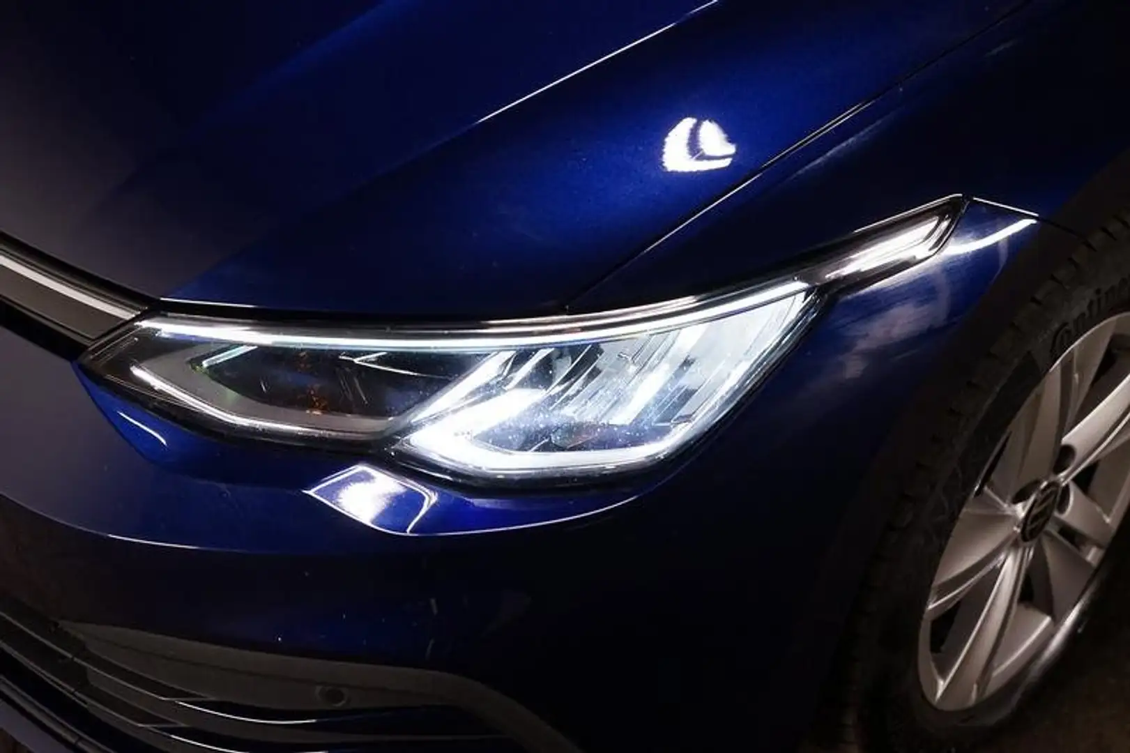 Volkswagen Golf VIII 1.0 eTSI Life DSG/ACC/AUT/LED/Navi/SHZ Albastru - 2