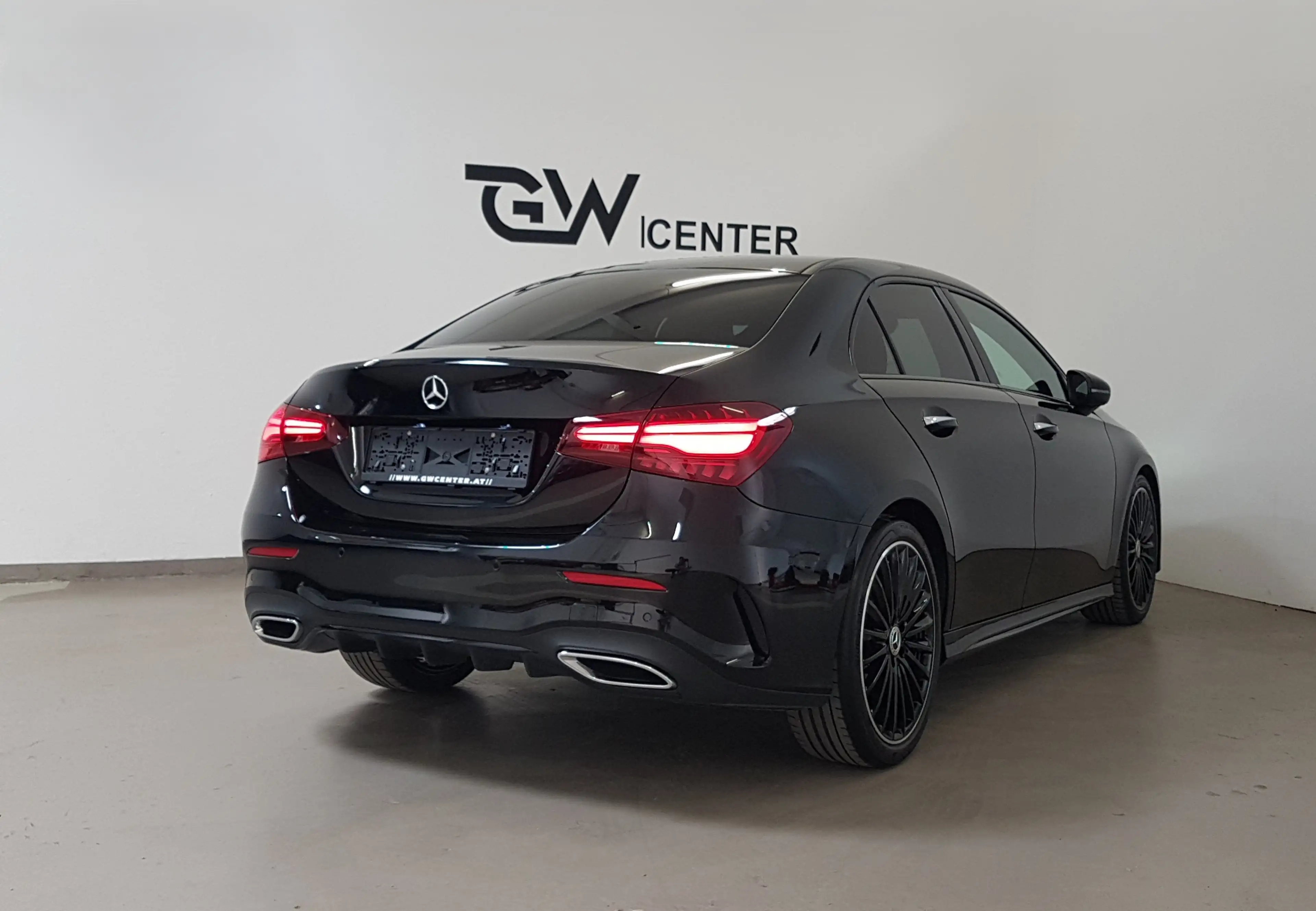 Mercedes-Benz A 200 d Limousine AMG Line Facelift Burmester Ambient — photo 13
