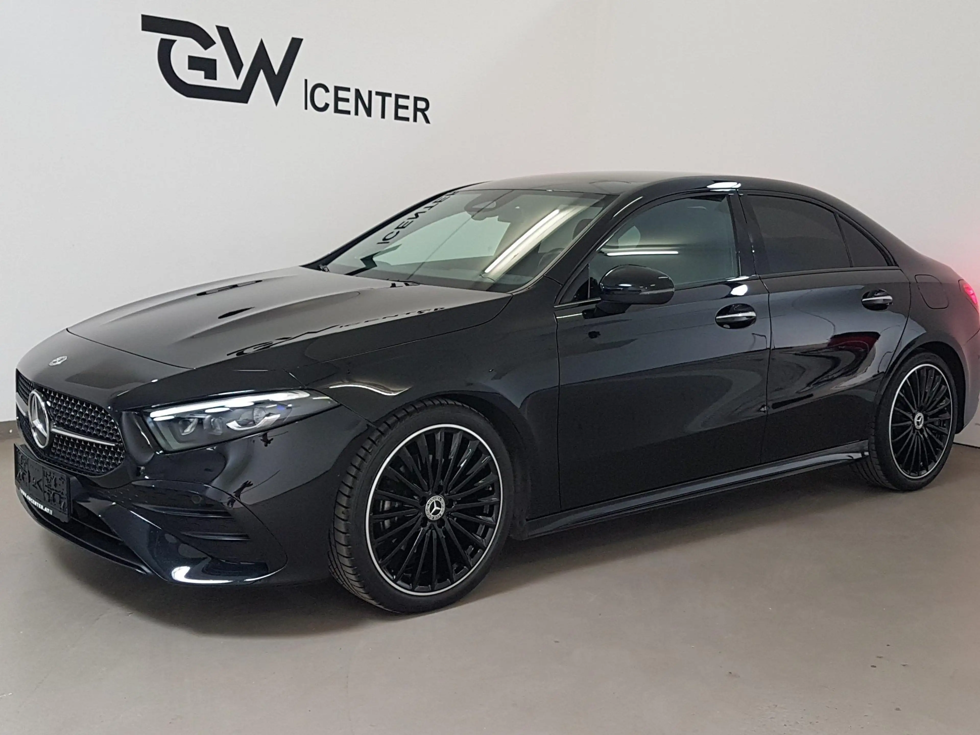 Mercedes-Benz A 200 d Limousine AMG Line Facelift Burmester Ambient — photo 9