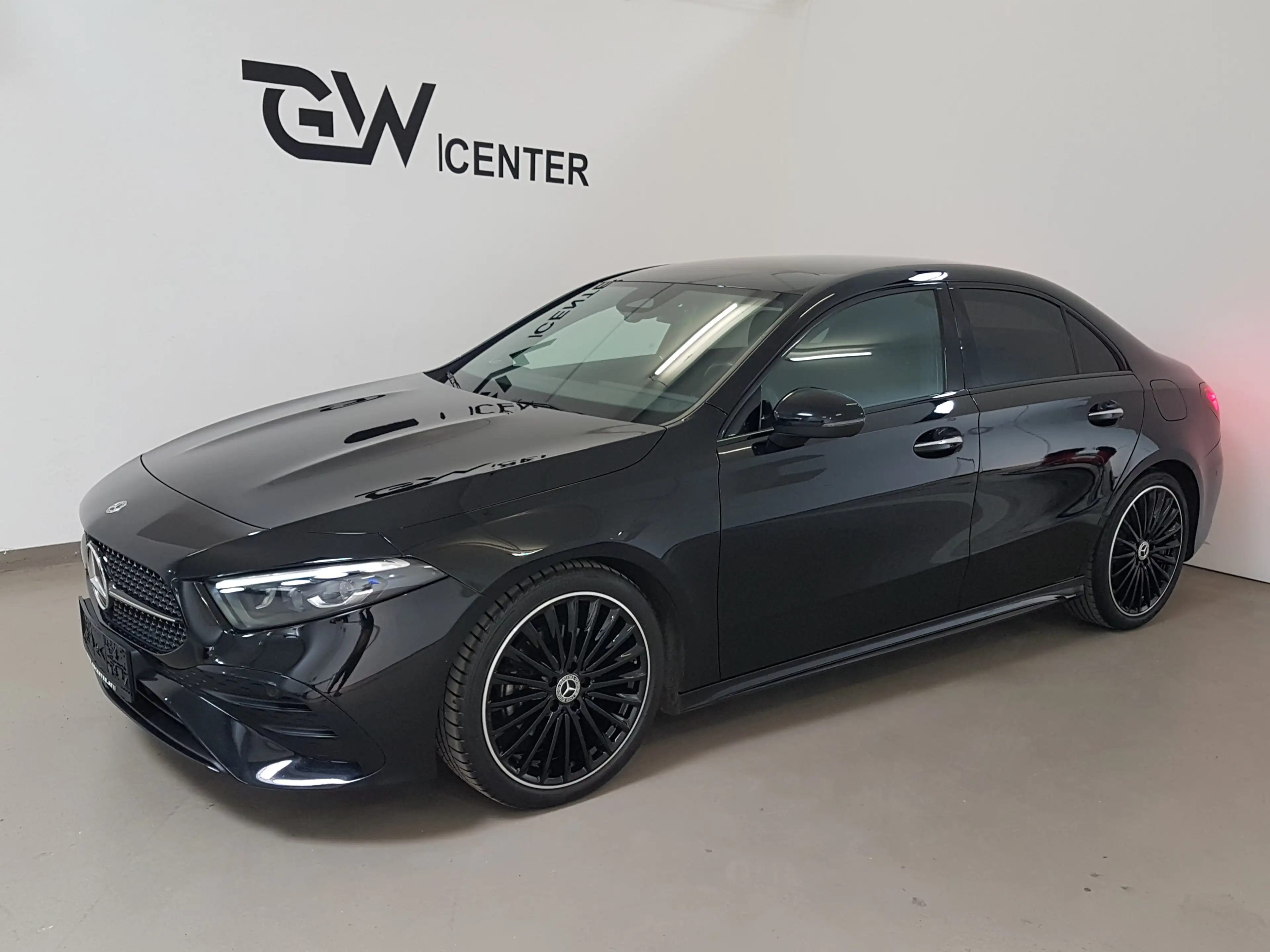 Mercedes-Benz A 200 d Limousine AMG Line Facelift Burmester Ambient — photo 10