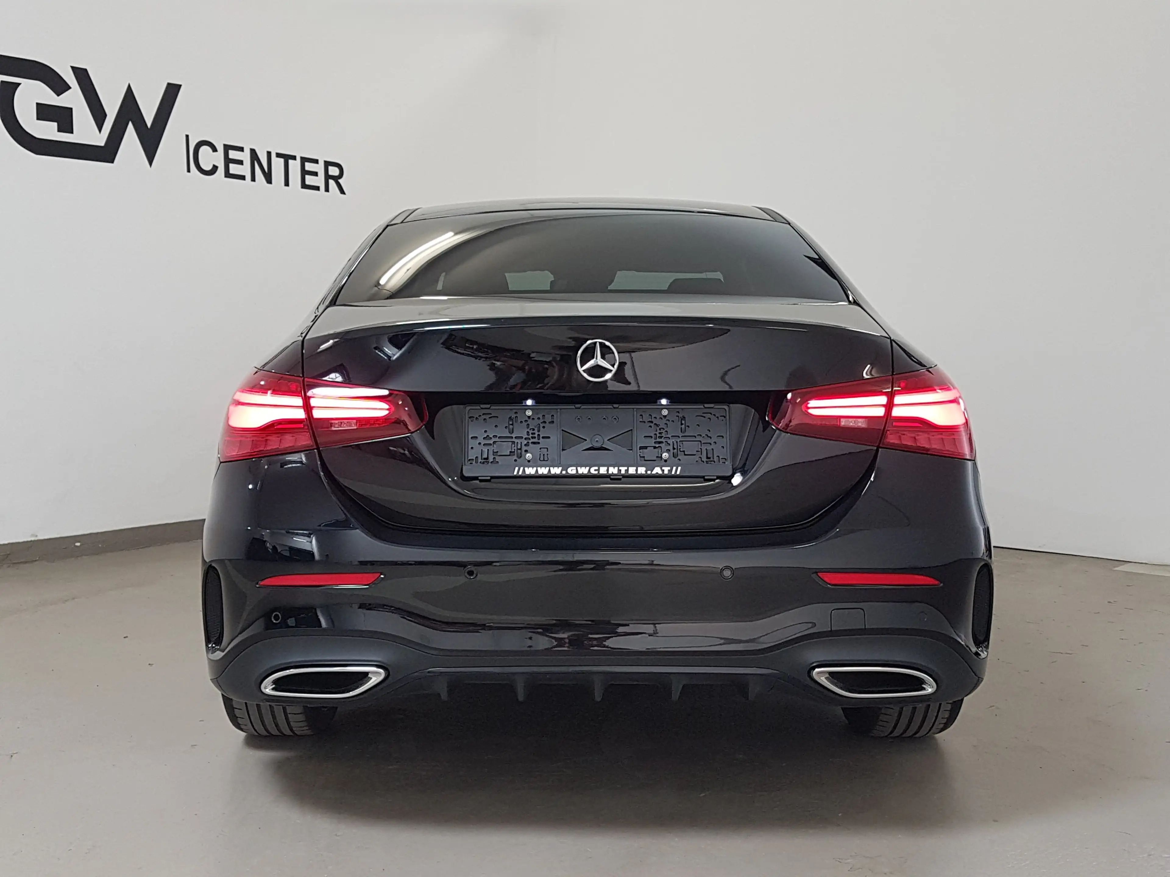 Mercedes-Benz A 200 d Limousine AMG Line Facelift Burmester Ambient — photo 12