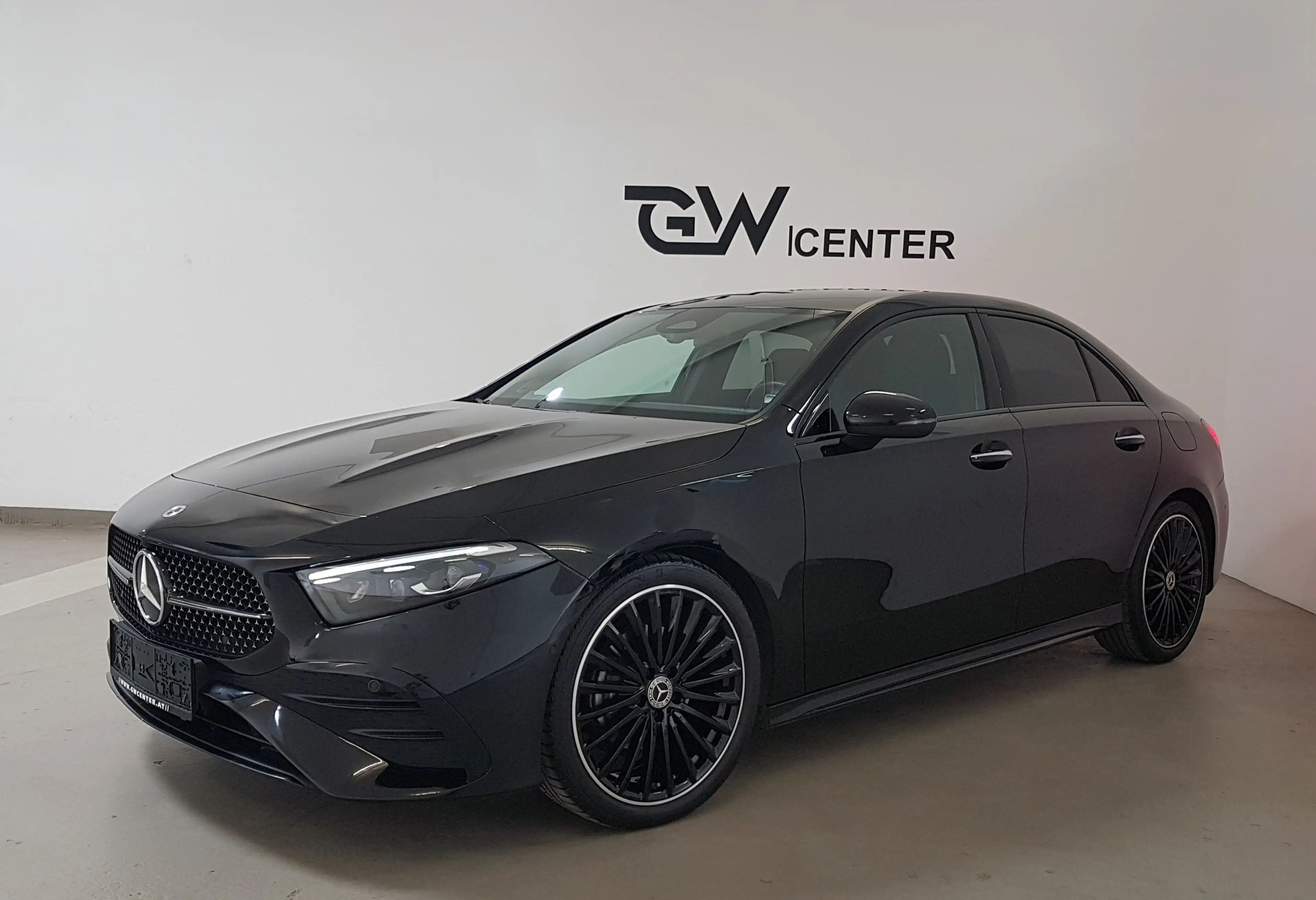Mercedes-Benz A 200 d Limousine AMG Line Facelift Burmester Ambient — photo 5