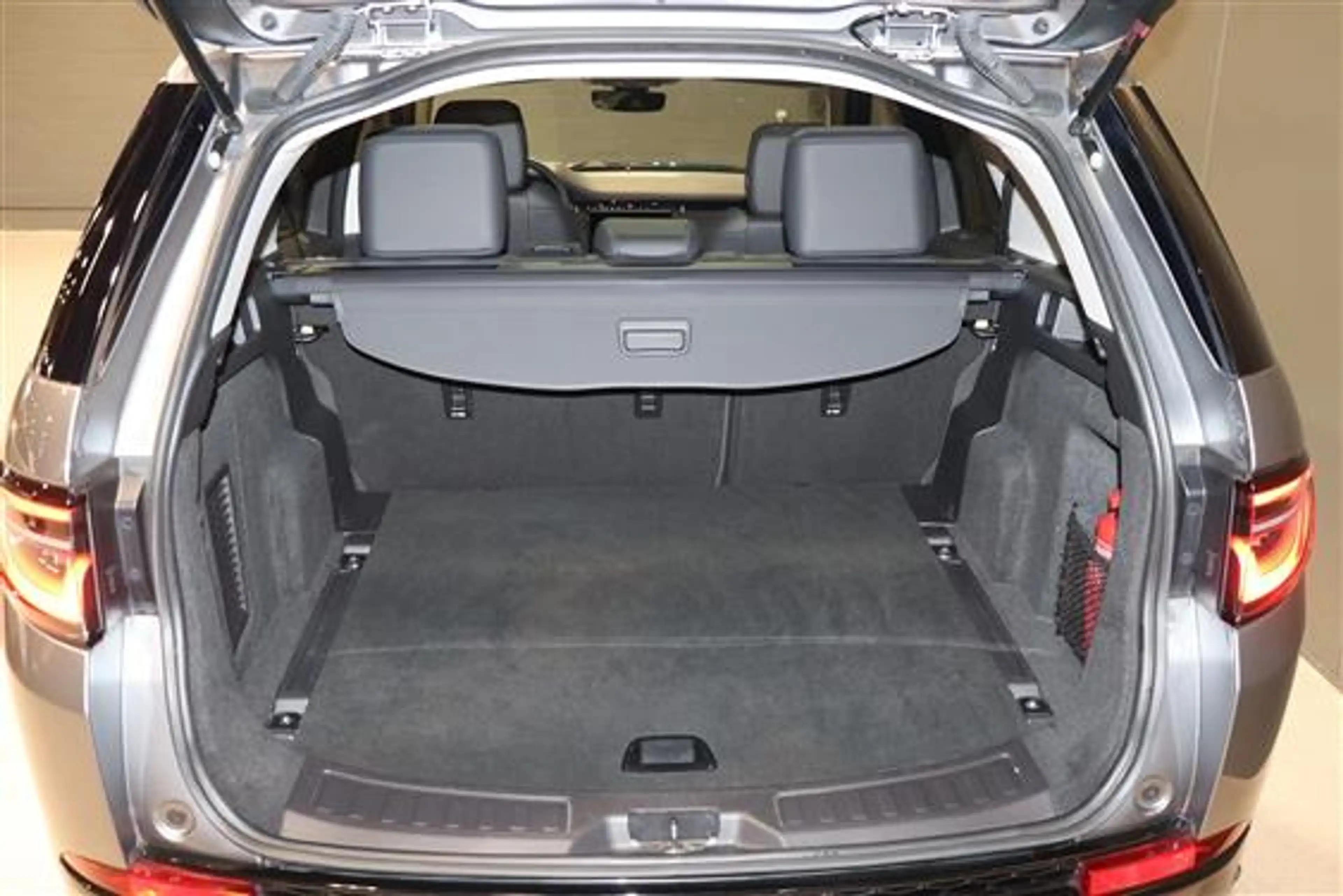 Land Rover Discovery Sport P200 S AWD A/T — photo 6