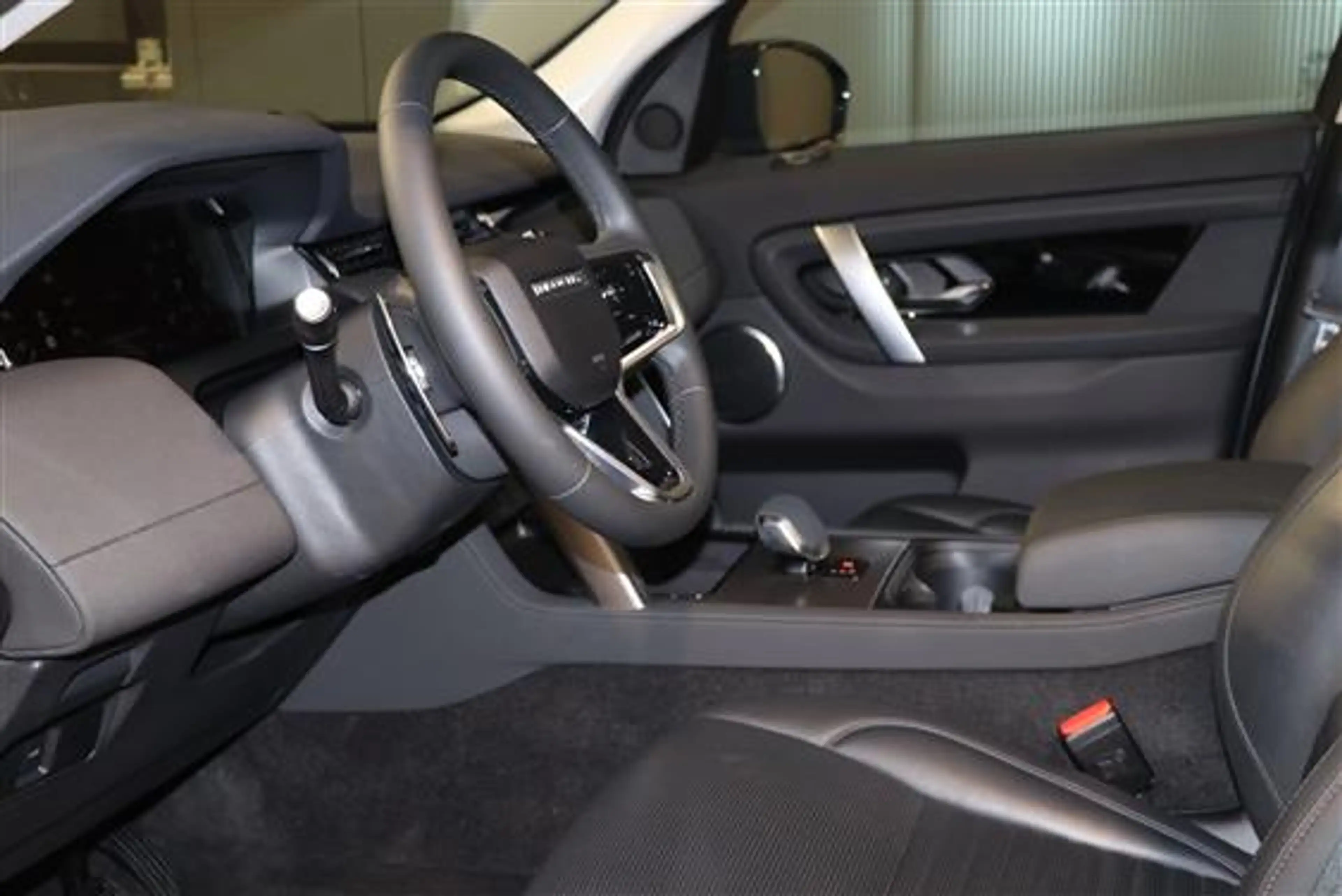 Land Rover Discovery Sport P200 S AWD A/T — photo 8