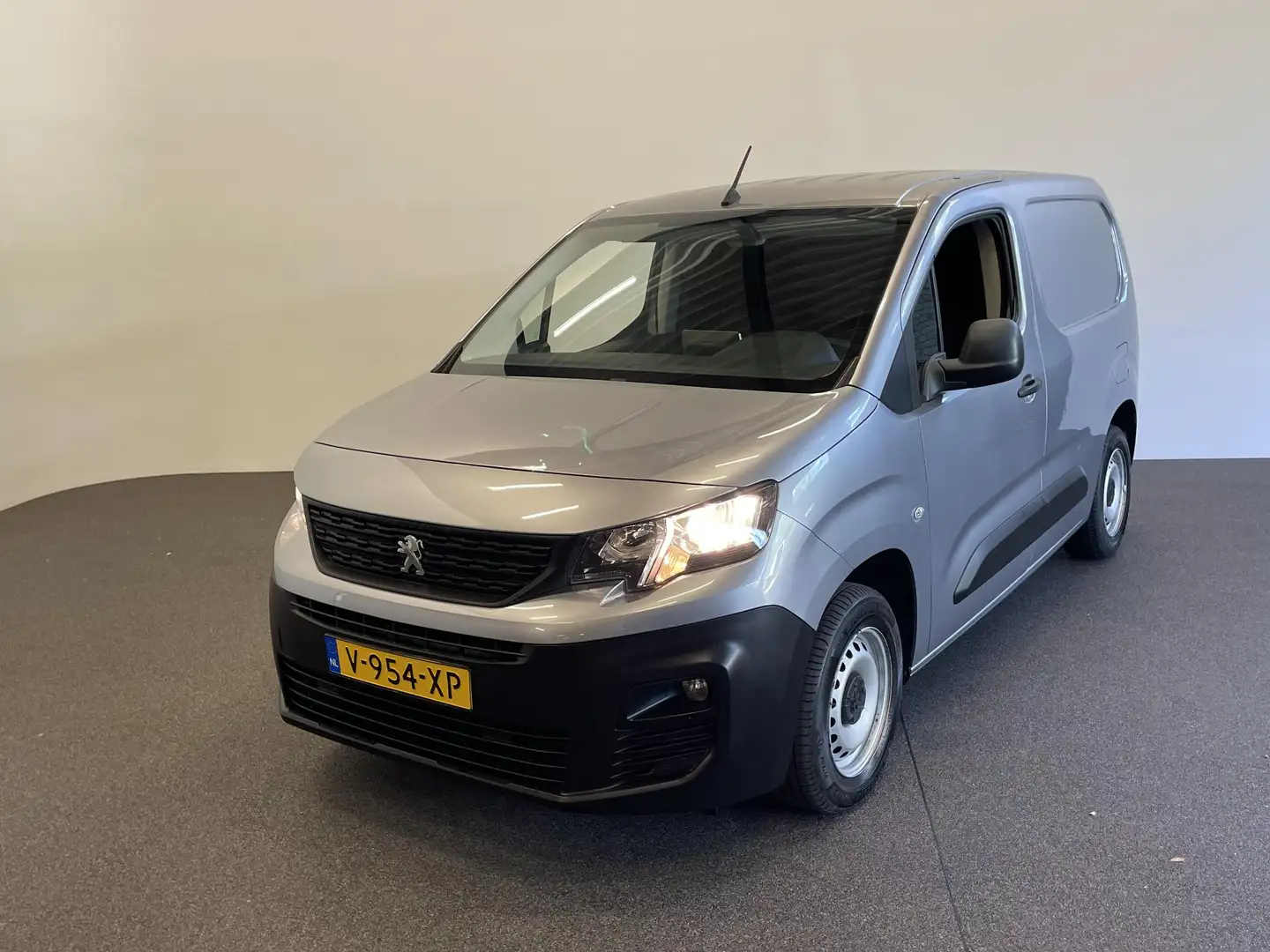Peugeot Partner 1.6 BlueHDI Premium Airco Carplay Navi Cruise Cont Gris - 2