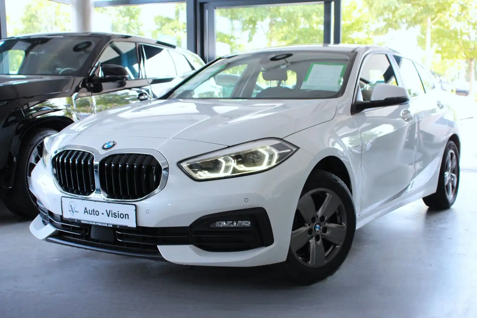 BMW 118 i Advantage *LED*AHK*SHZ*PDC*DAB*Bluetooth Blanc - 1