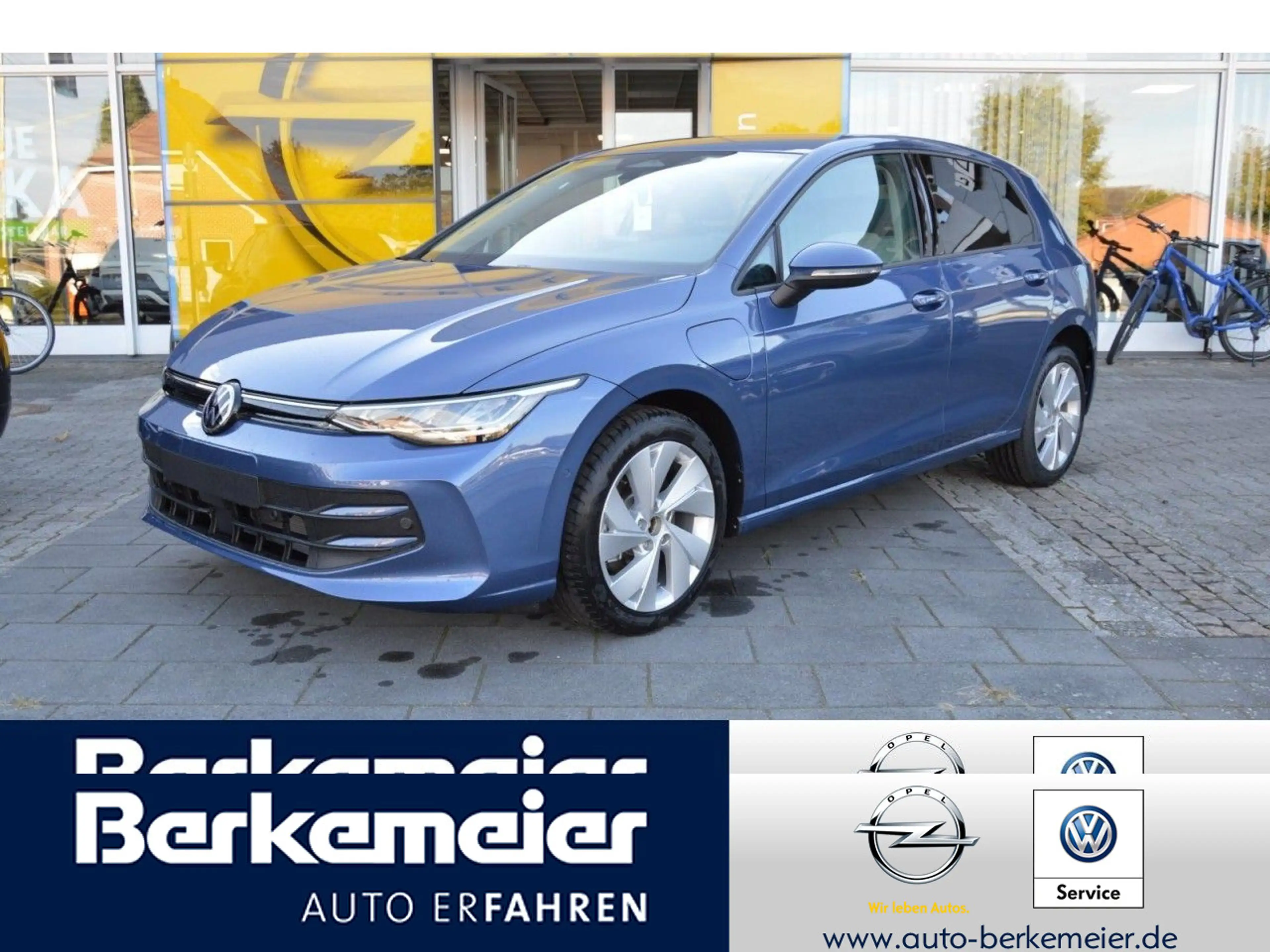 Volkswagen Golf VIII Lim. 1.5 TSI eHybrid Life SHZ / KAMERA