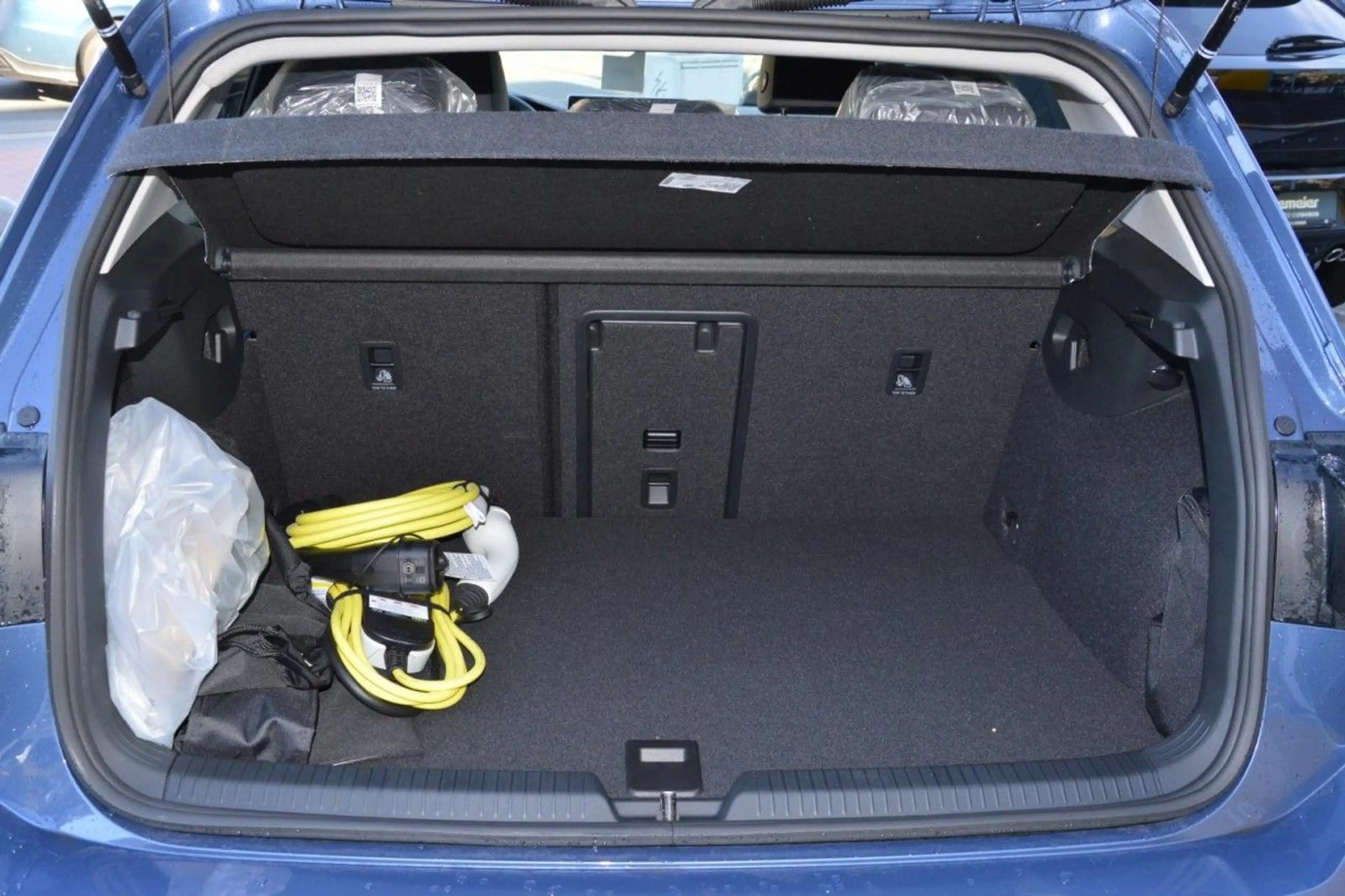 Volkswagen Golf VIII Lim. 1.5 TSI eHybrid Life SHZ / KAMERA — photo 7