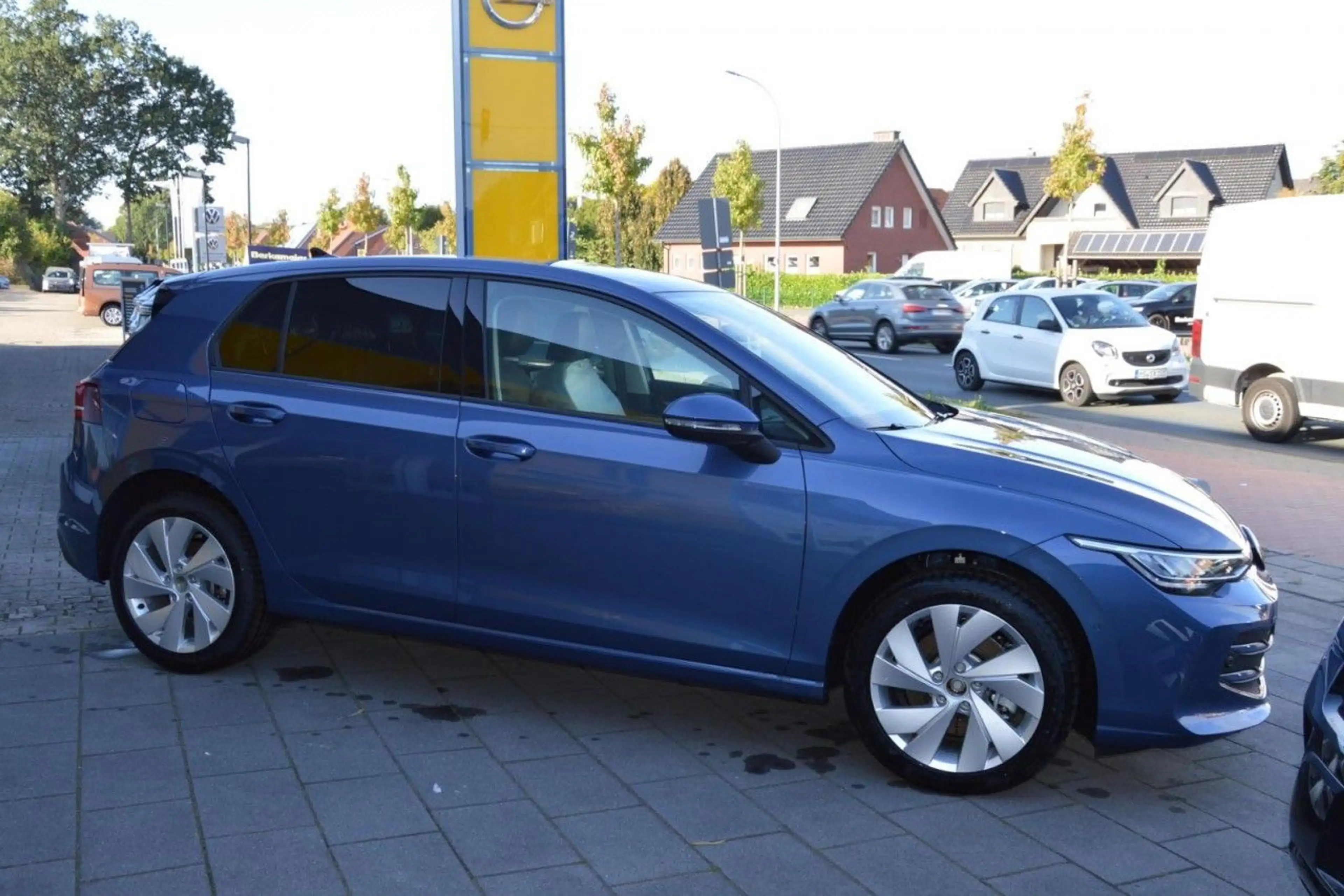 Volkswagen Golf VIII Lim. 1.5 TSI eHybrid Life SHZ / KAMERA — photo 6