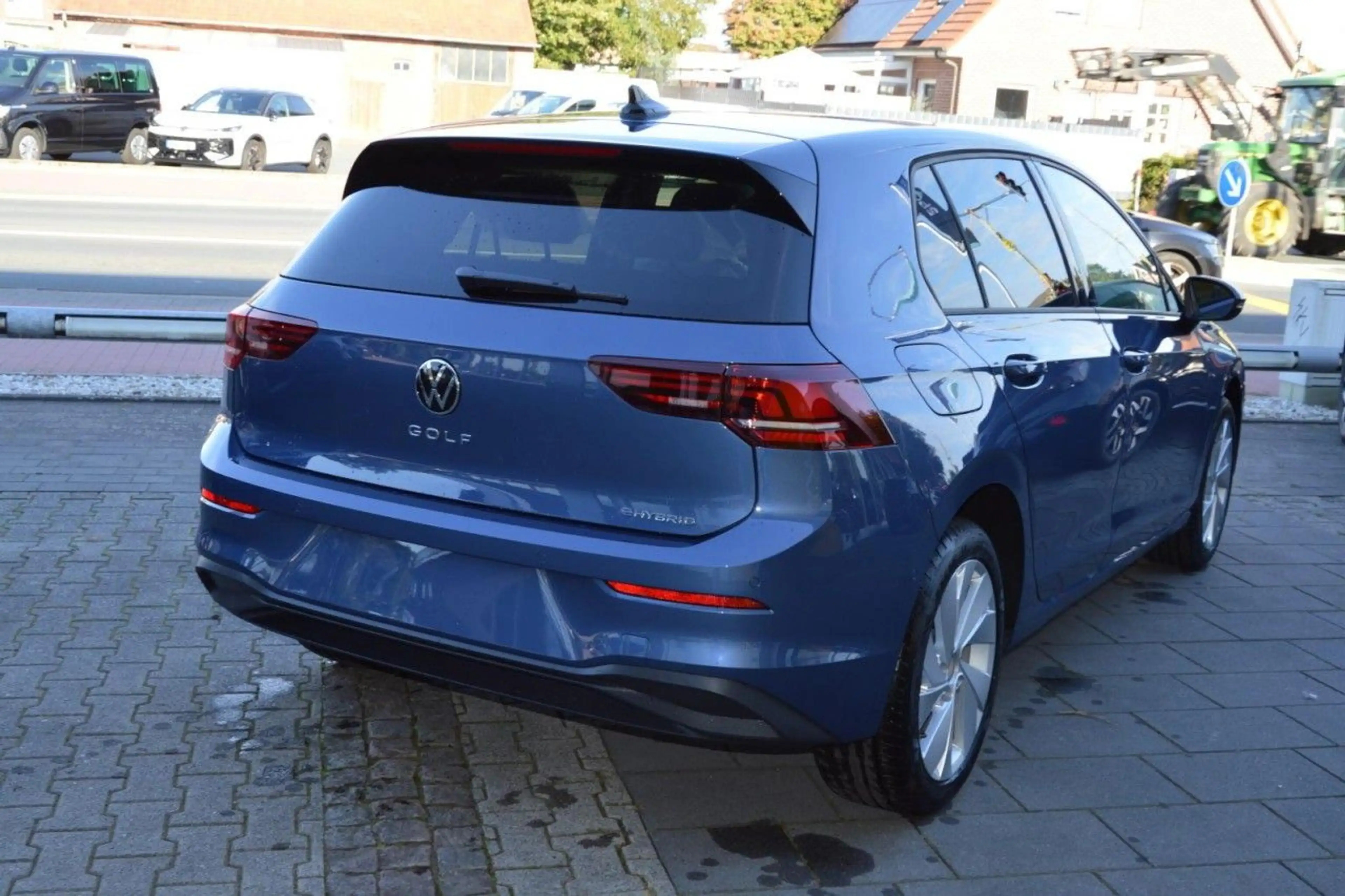 Volkswagen Golf VIII Lim. 1.5 TSI eHybrid Life SHZ / KAMERA — photo 5