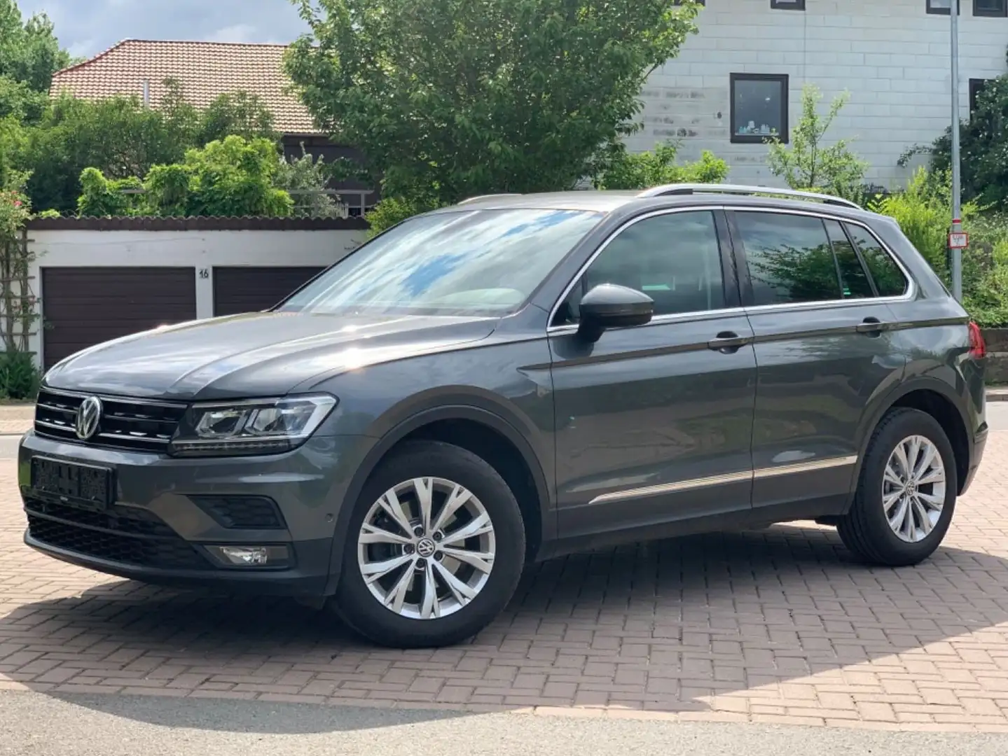 Volkswagen Tiguan 1.5 TSI OPF Alcantara Kessy LED ERGO APP Gris - 1