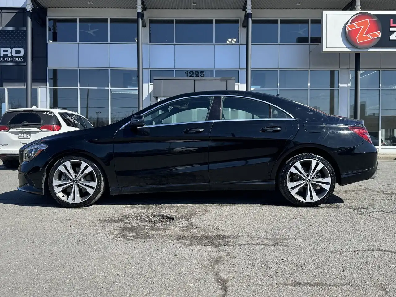 Mercedes-Benz CLA снимка Mercedes-Benz CLA