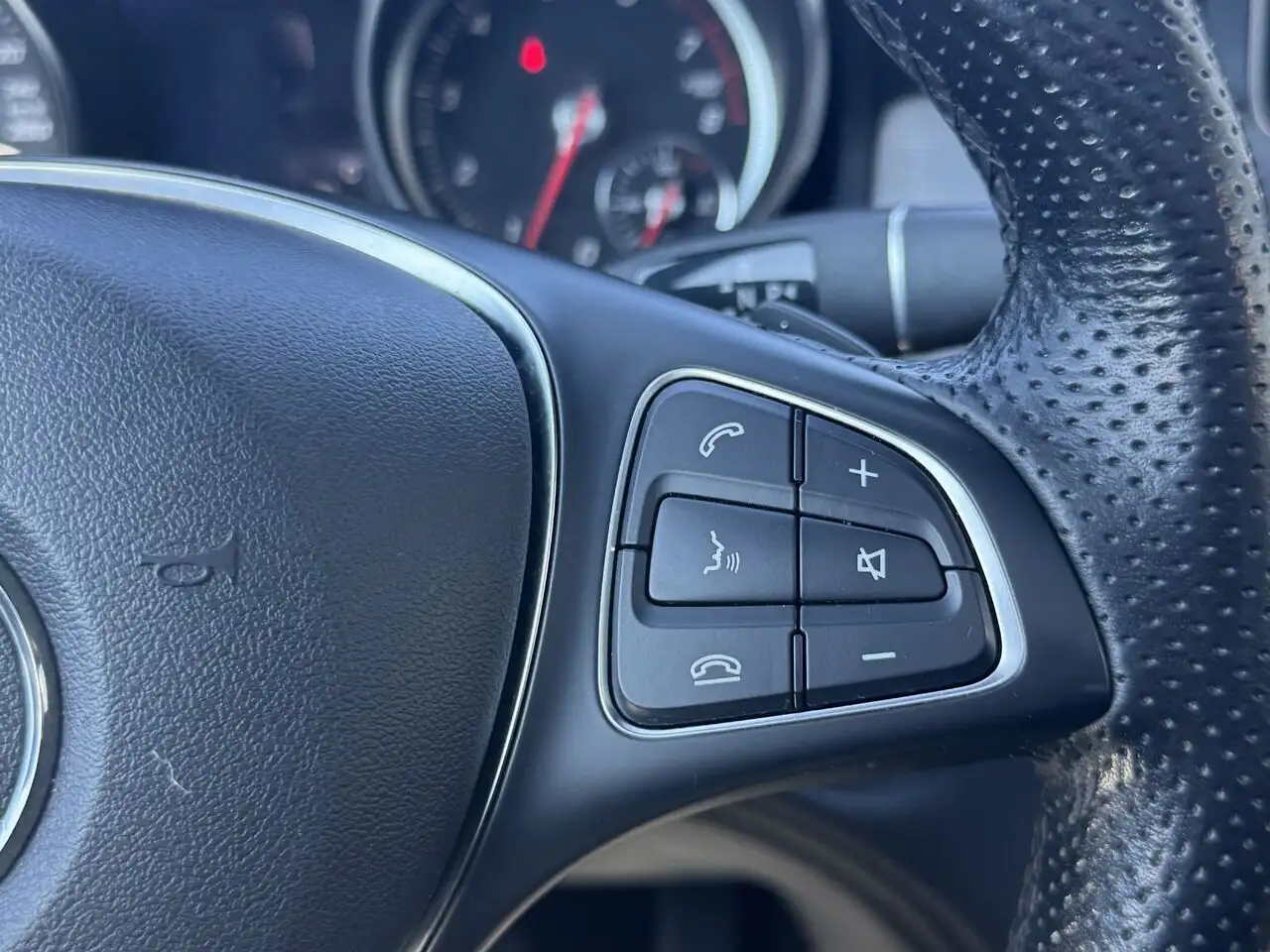 Mercedes-Benz CLA снимка Mercedes-Benz CLA