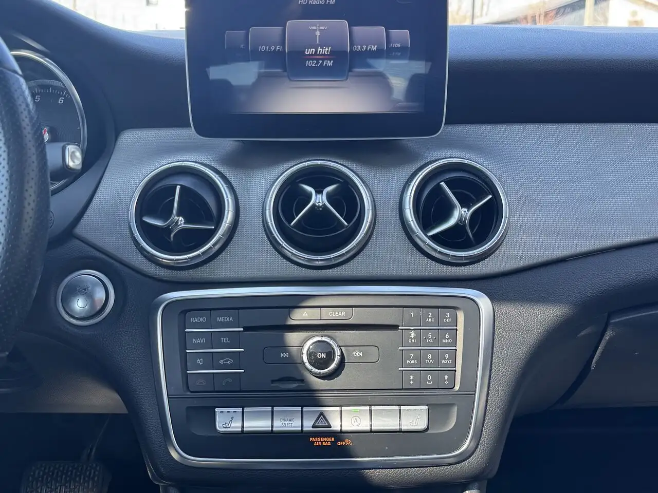 Mercedes-Benz CLA снимка Mercedes-Benz CLA