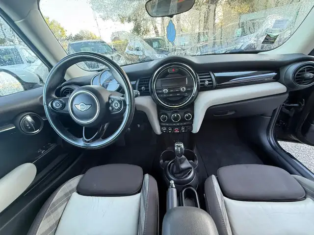 Mini Cooper Cooper view 5