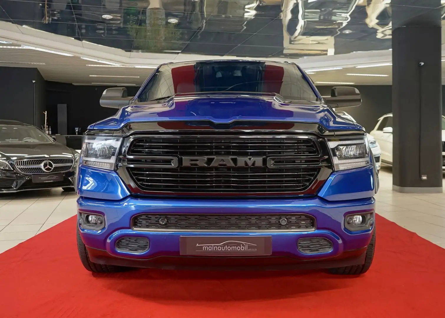 Dodge RAM 5.7l v8 HEMI Big Horn AHK Crew Cab Modrá - 1