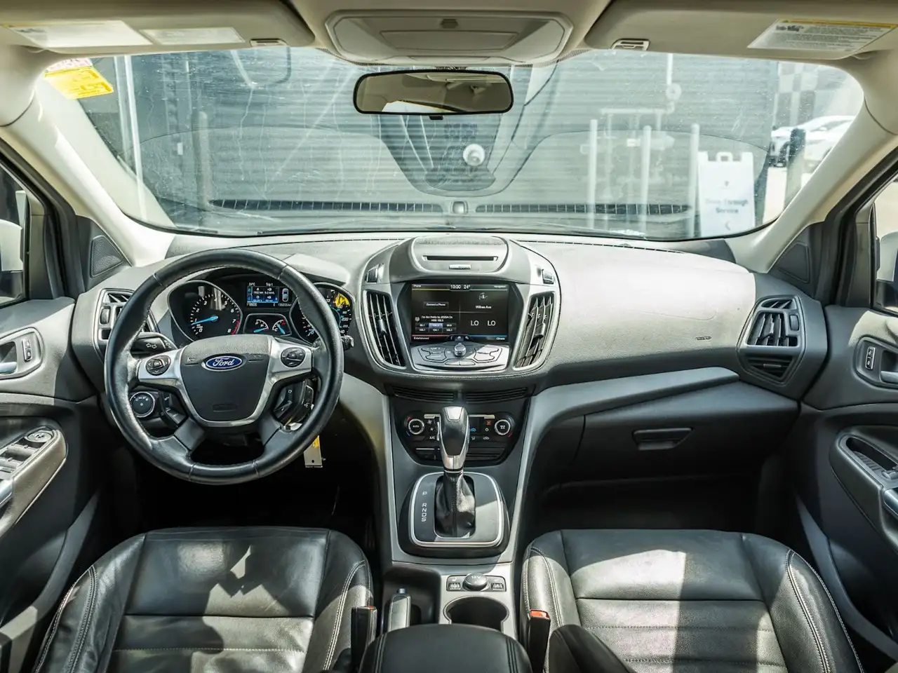 Ford Escape снимка Ford Escape